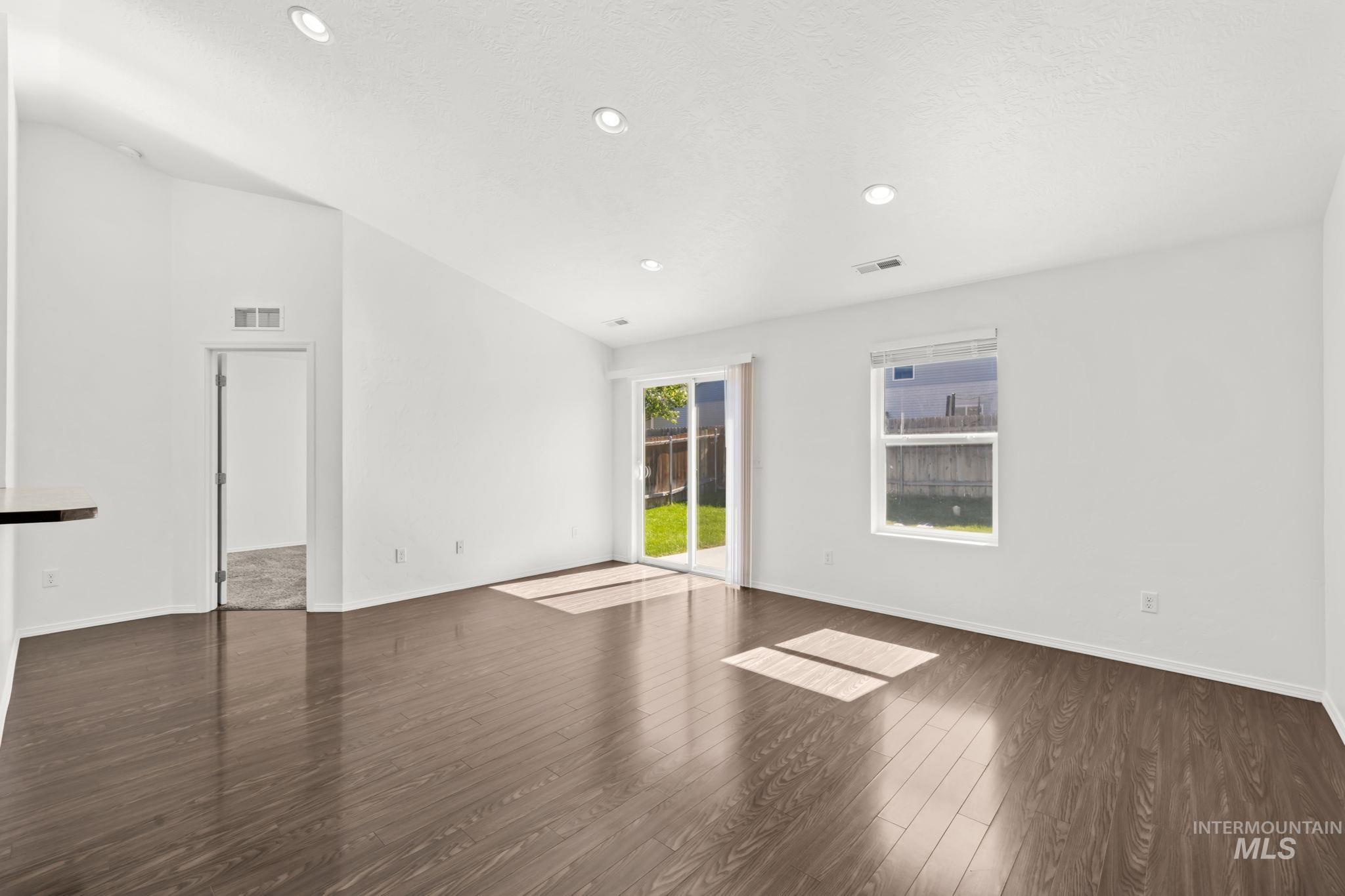 9677 W Stonewood Dr, Boise, Idaho 83709, 3 Bedrooms, 2 Bathrooms, Residential For Sale, Price $409,900, 99002264
