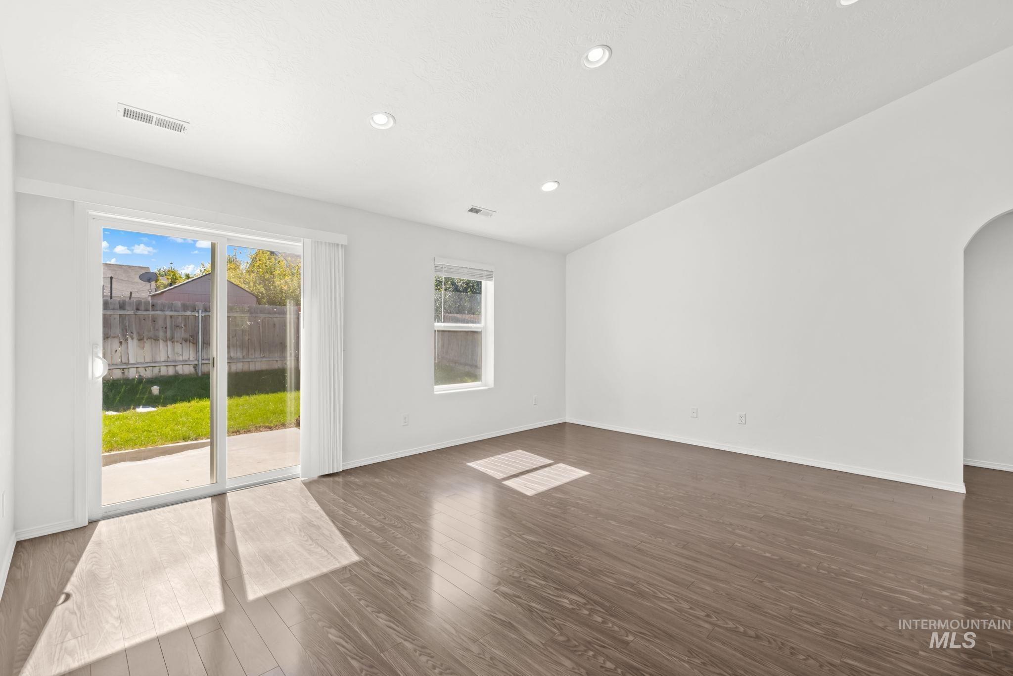 9677 W Stonewood Dr, Boise, Idaho 83709, 3 Bedrooms, 2 Bathrooms, Residential For Sale, Price $409,900, 99002264