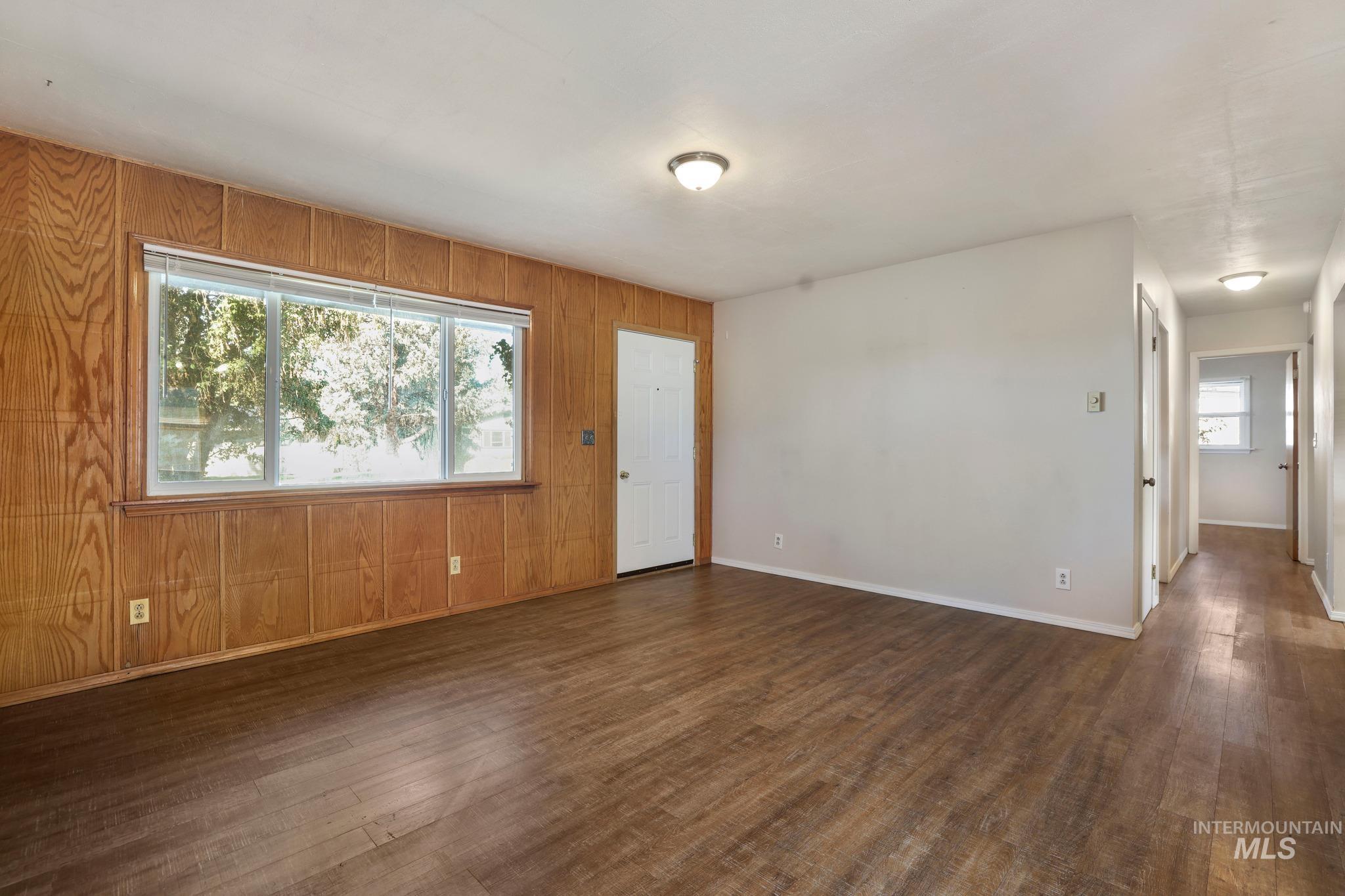 621 Parnell Dr, Buhl, Idaho 83316, 3 Bedrooms, 1 Bathroom, Residential For Sale, Price $259,000,MLS 99002266