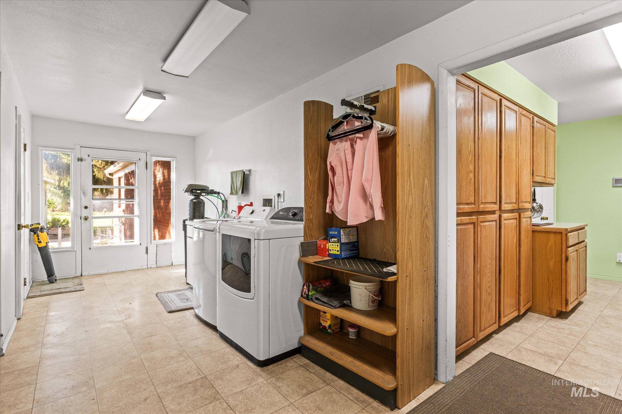 319 Davis Ave, Nampa, Idaho 83651, 4 Bedrooms, 4 Bathrooms, Residential For Sale, Price $575,000,MLS 99002270