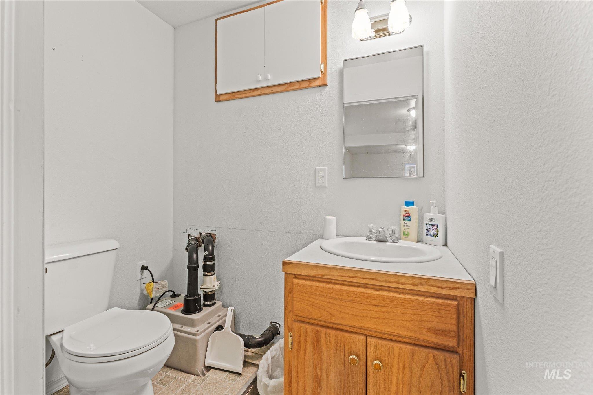 319 Davis Ave, Nampa, Idaho 83651, 4 Bedrooms, 4 Bathrooms, Residential For Sale, Price $575,000,MLS 99002270