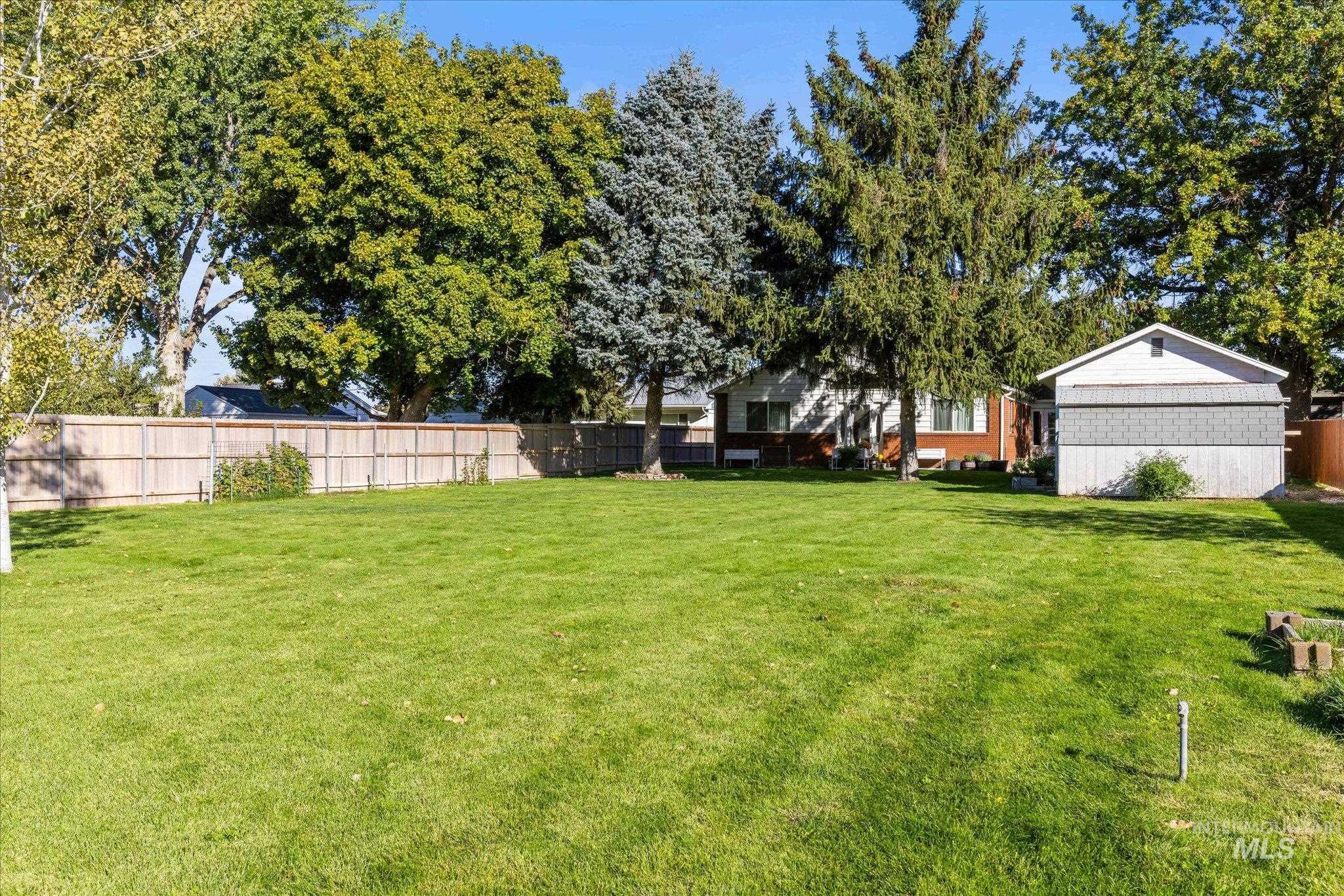 319 Davis Ave, Nampa, Idaho 83651, 4 Bedrooms, 4 Bathrooms, Residential For Sale, Price $575,000,MLS 99002270