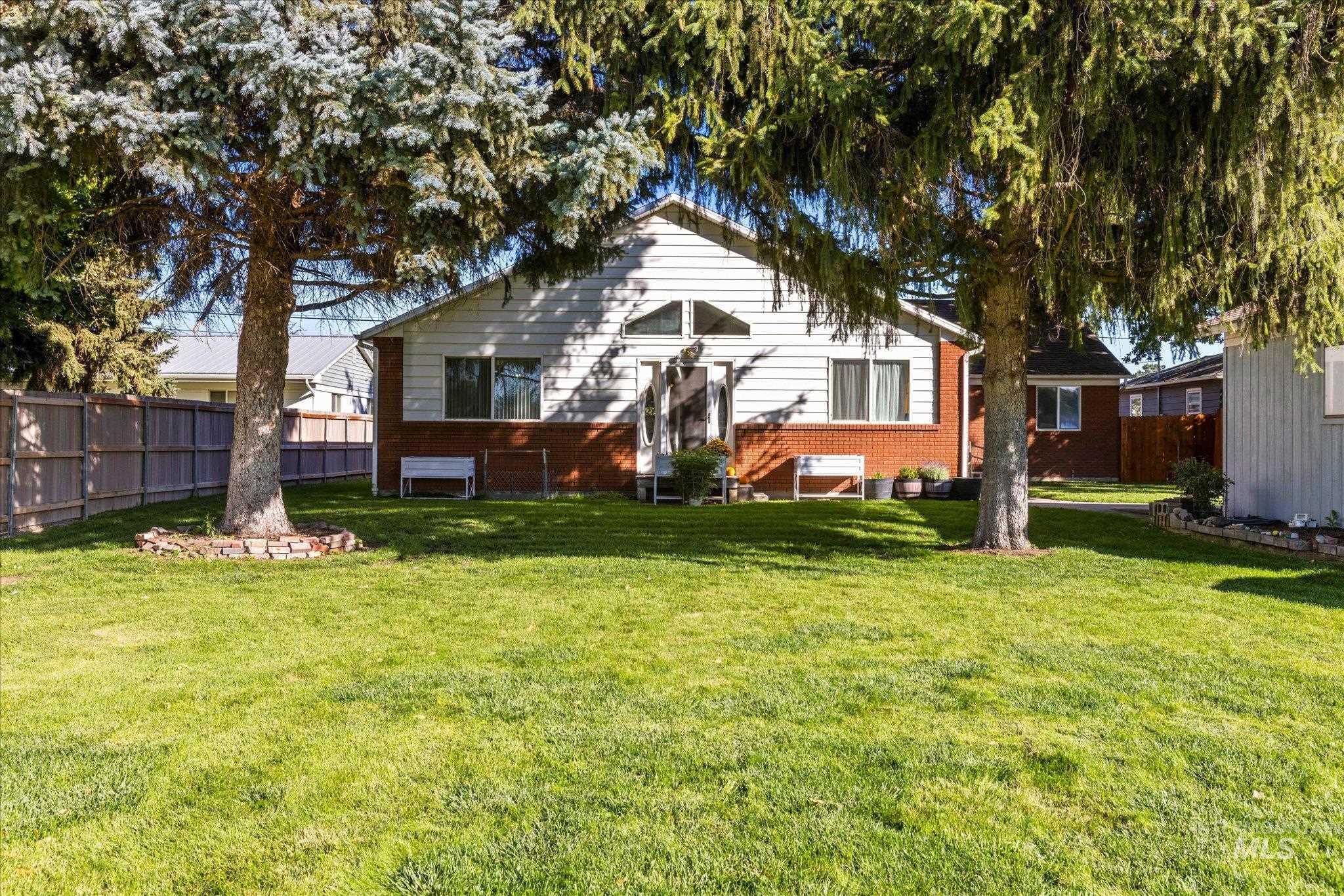 319 Davis Ave, Nampa, Idaho 83651, 4 Bedrooms, 4 Bathrooms, Residential For Sale, Price $575,000,MLS 99002270