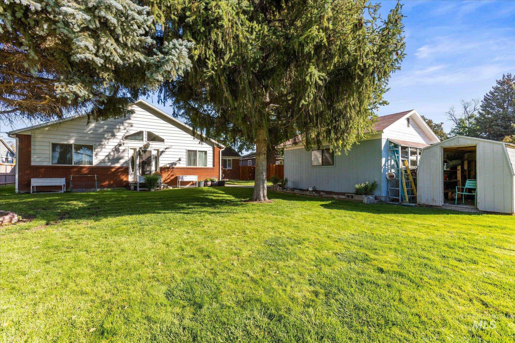 319 Davis Ave, Nampa, Idaho 83651, 4 Bedrooms, 4 Bathrooms, Residential For Sale, Price $575,000,MLS 99002270