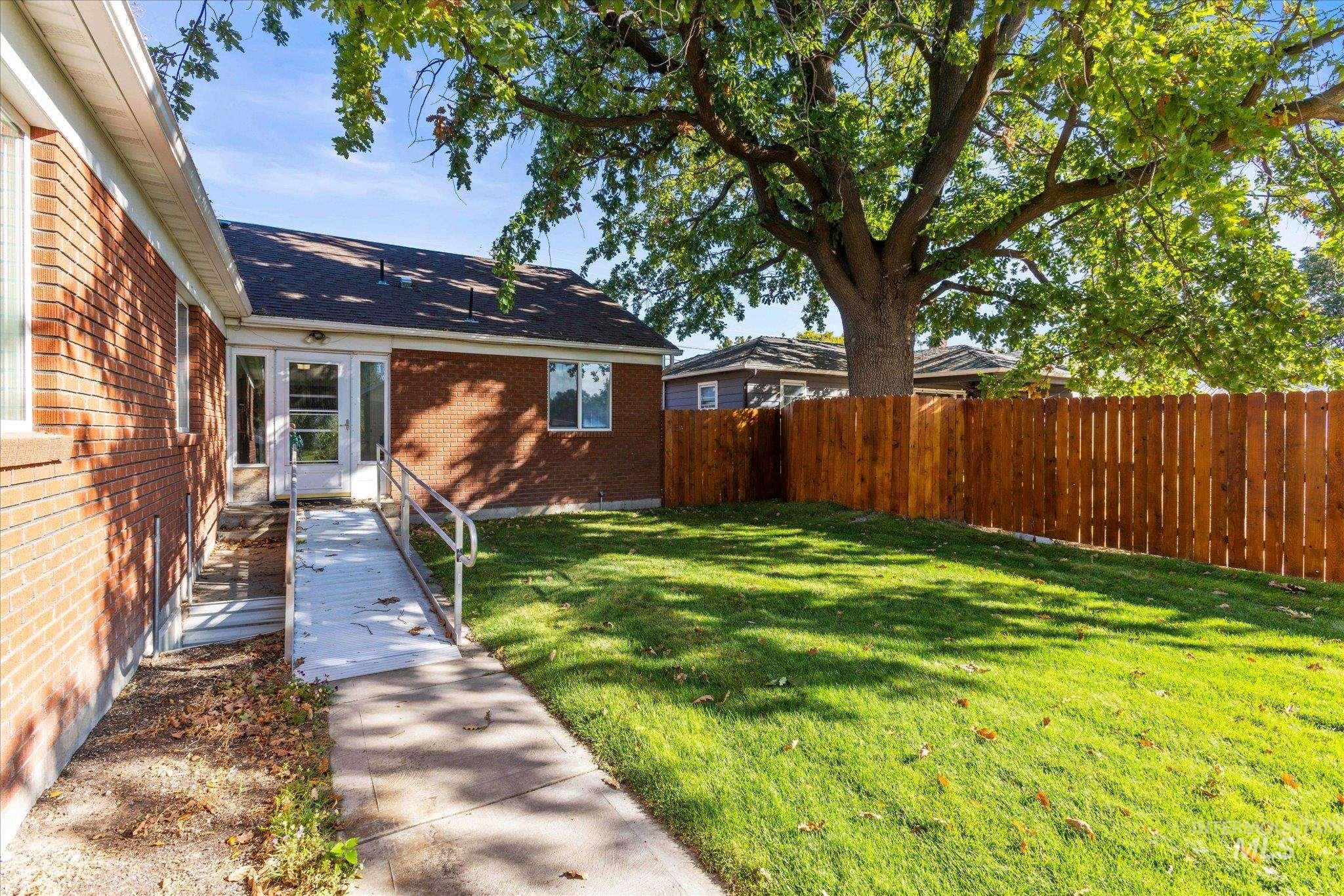 319 Davis Ave, Nampa, Idaho 83651, 4 Bedrooms, 4 Bathrooms, Residential For Sale, Price $575,000,MLS 99002270