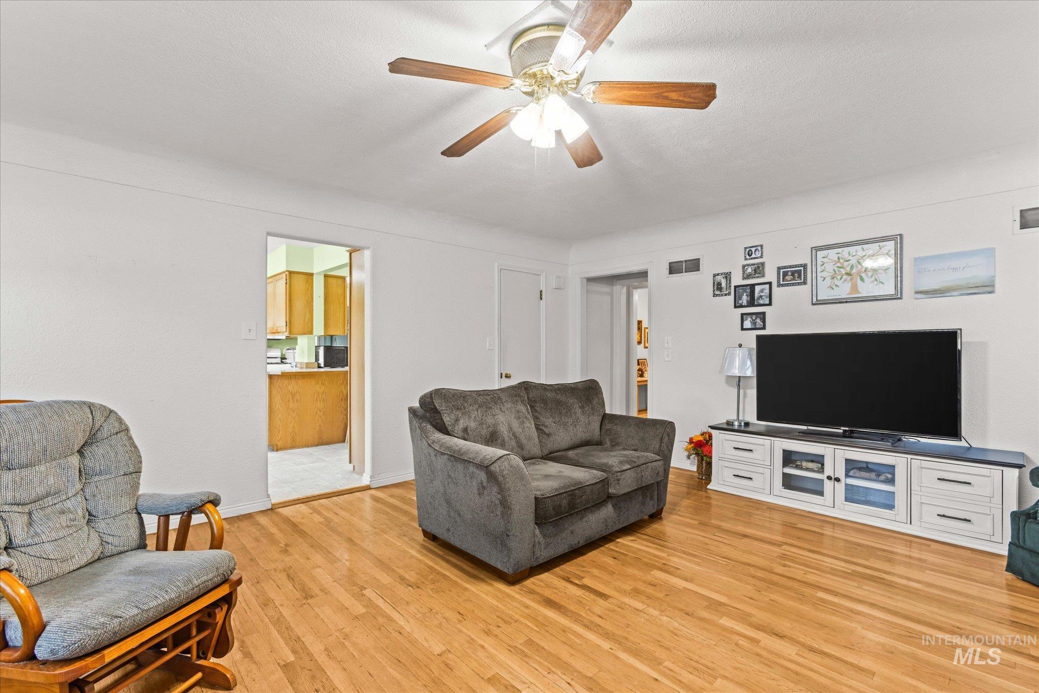 319 Davis Ave, Nampa, Idaho 83651, 4 Bedrooms, 4 Bathrooms, Residential For Sale, Price $575,000,MLS 99002270