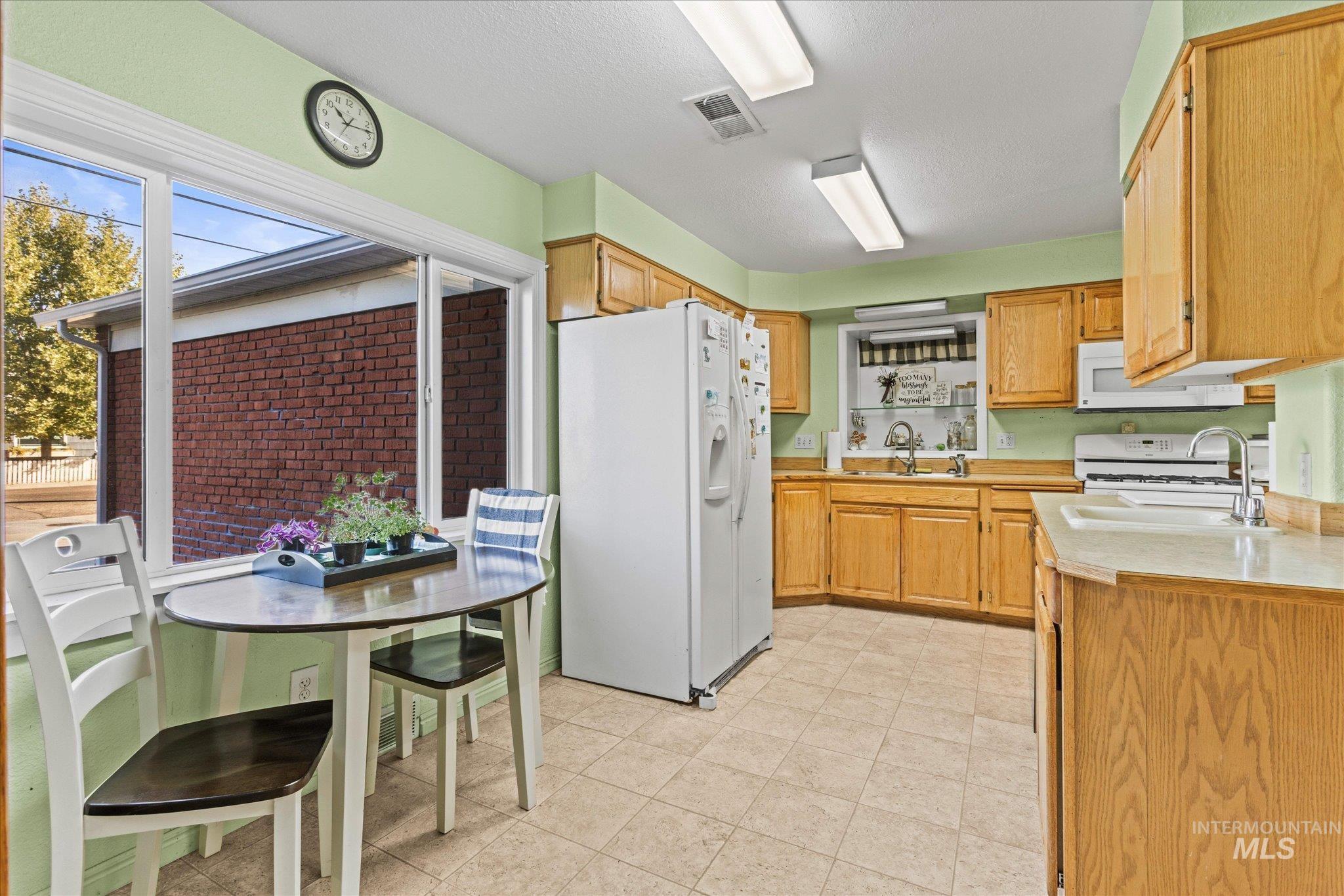 319 Davis Ave, Nampa, Idaho 83651, 4 Bedrooms, 4 Bathrooms, Residential For Sale, Price $575,000,MLS 99002270