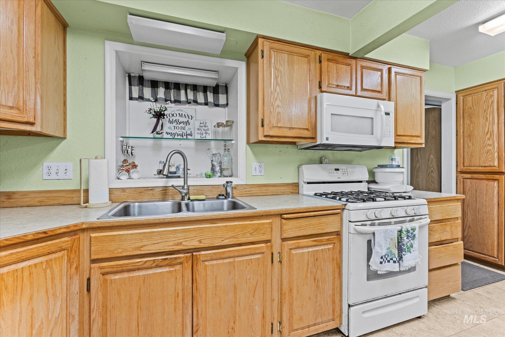 319 Davis Ave, Nampa, Idaho 83651, 4 Bedrooms, 4 Bathrooms, Residential For Sale, Price $575,000,MLS 99002270