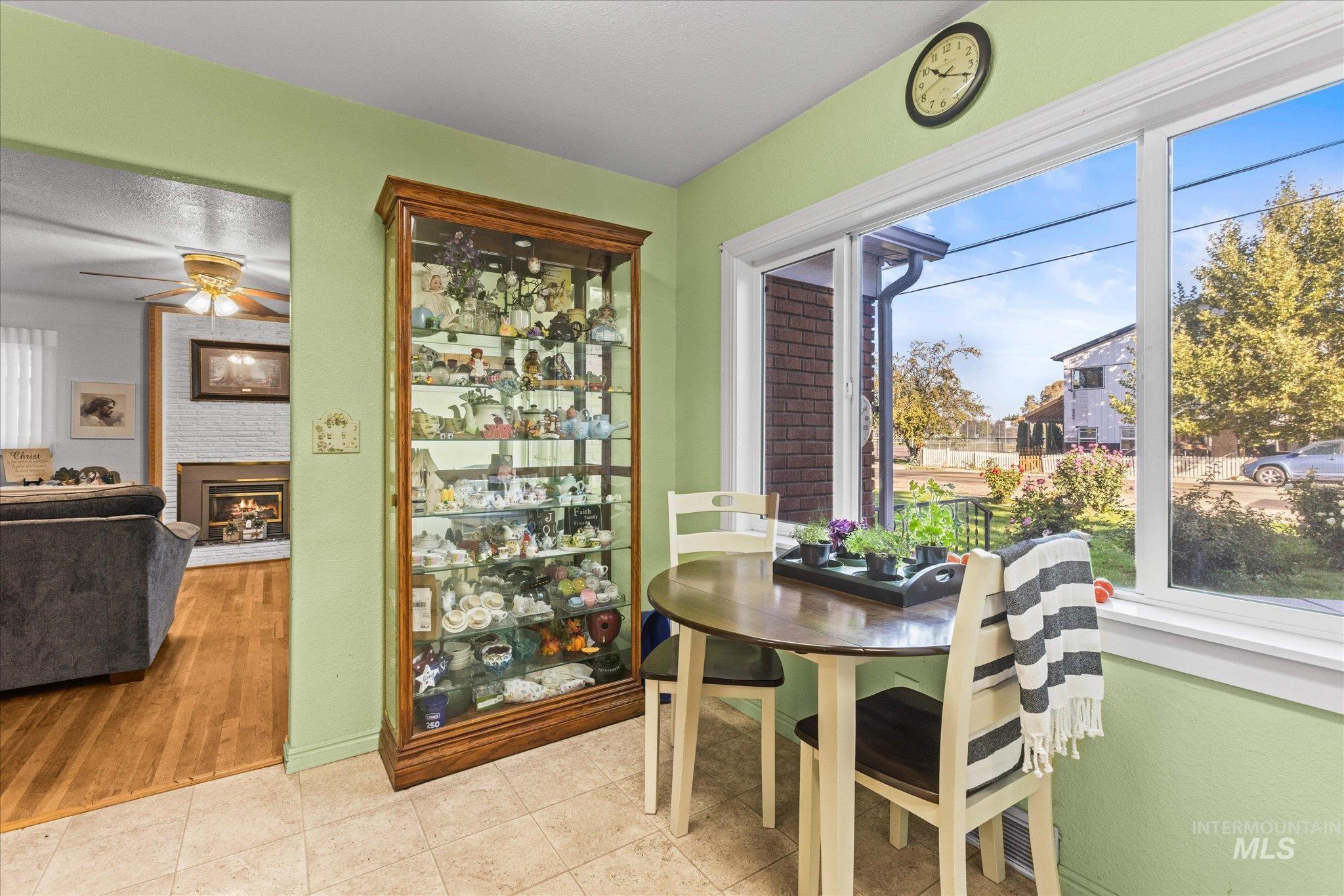 319 Davis Ave, Nampa, Idaho 83651, 4 Bedrooms, 4 Bathrooms, Residential For Sale, Price $575,000,MLS 99002270