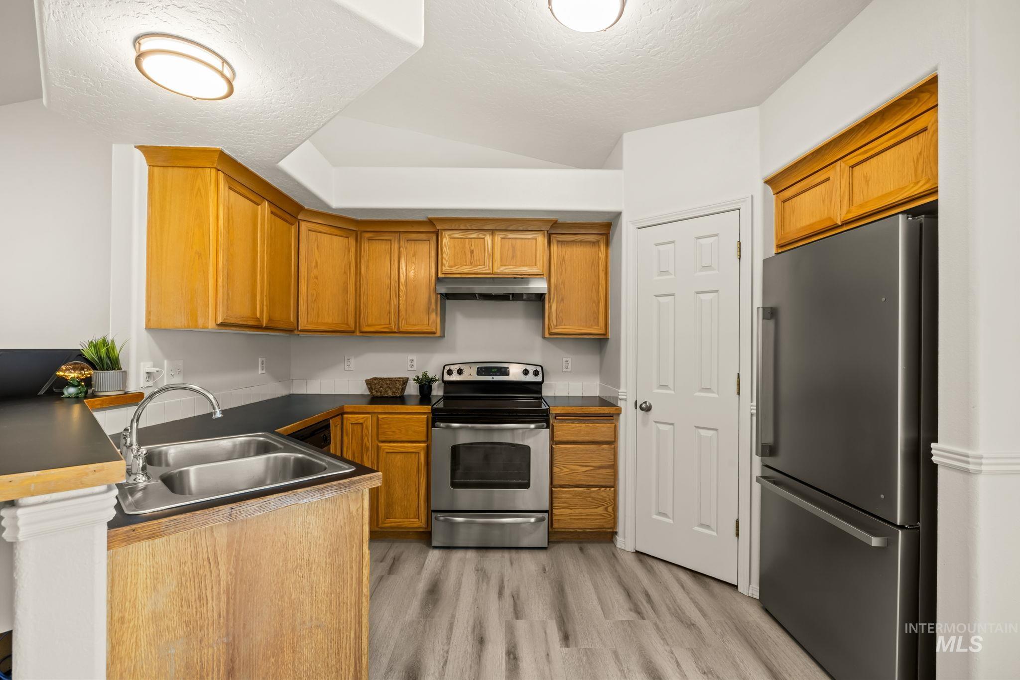 4805 Blue Grass Avenue, Caldwell, Idaho 83607, 4 Bedrooms, 2 Bathrooms, Residential For Sale, Price $359,900, 99002271
