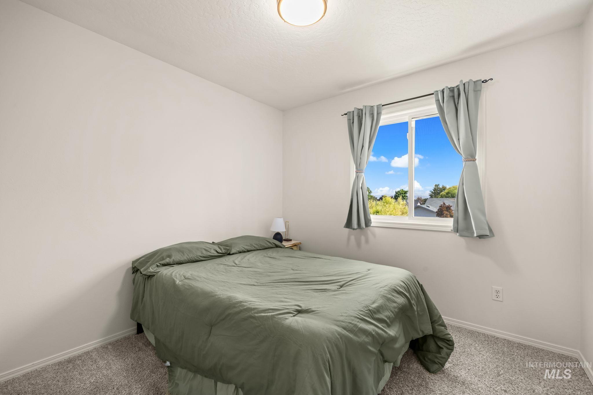 4805 Blue Grass Avenue, Caldwell, Idaho 83607, 4 Bedrooms, 2 Bathrooms, Residential For Sale, Price $359,900, 99002271