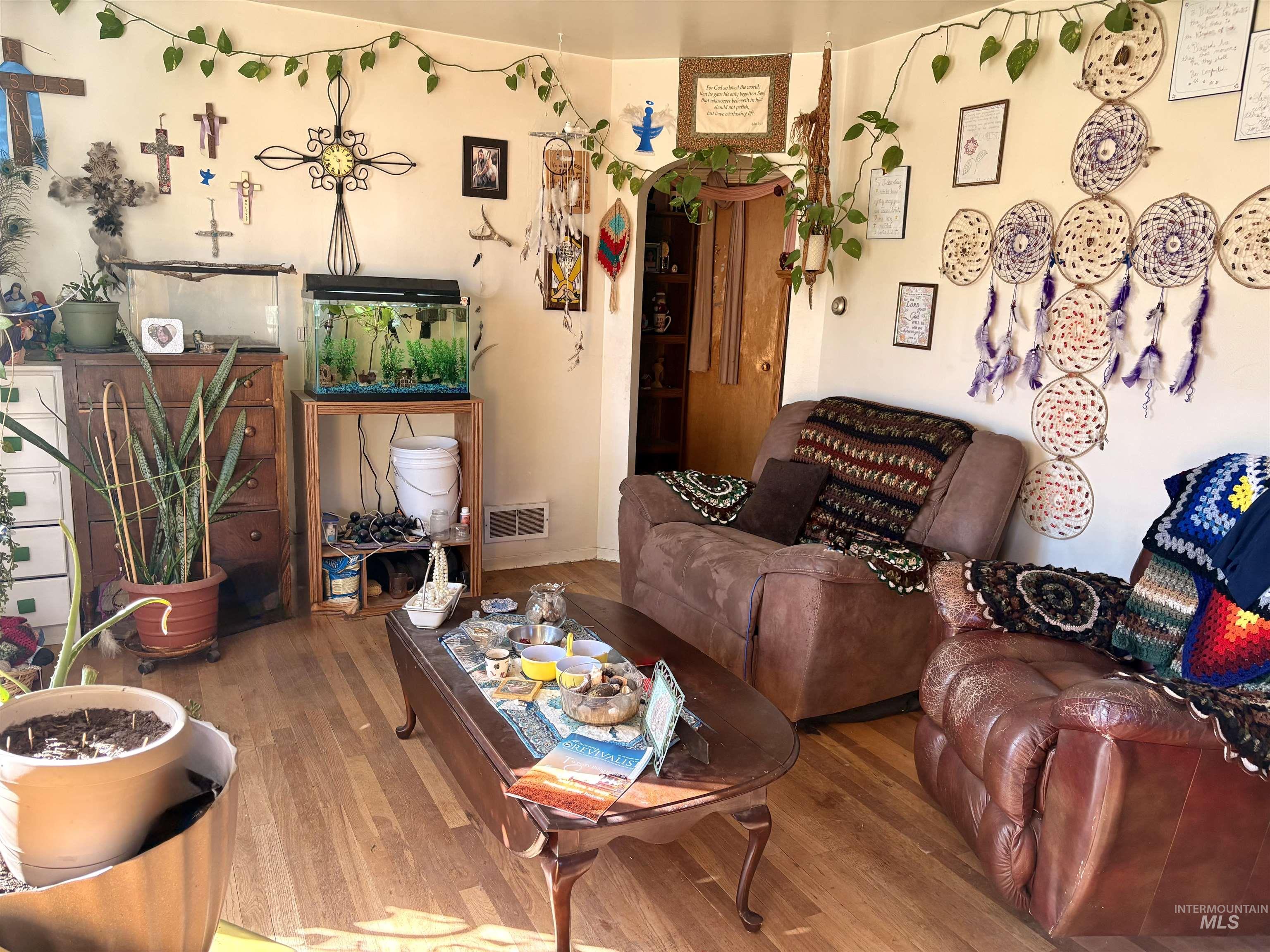 253 Blue Lakes Boulevard, Twin Falls, Idaho 83301, 3 Bedrooms, 1 Bathroom, Residential For Sale, Price $245,000,MLS 99002279