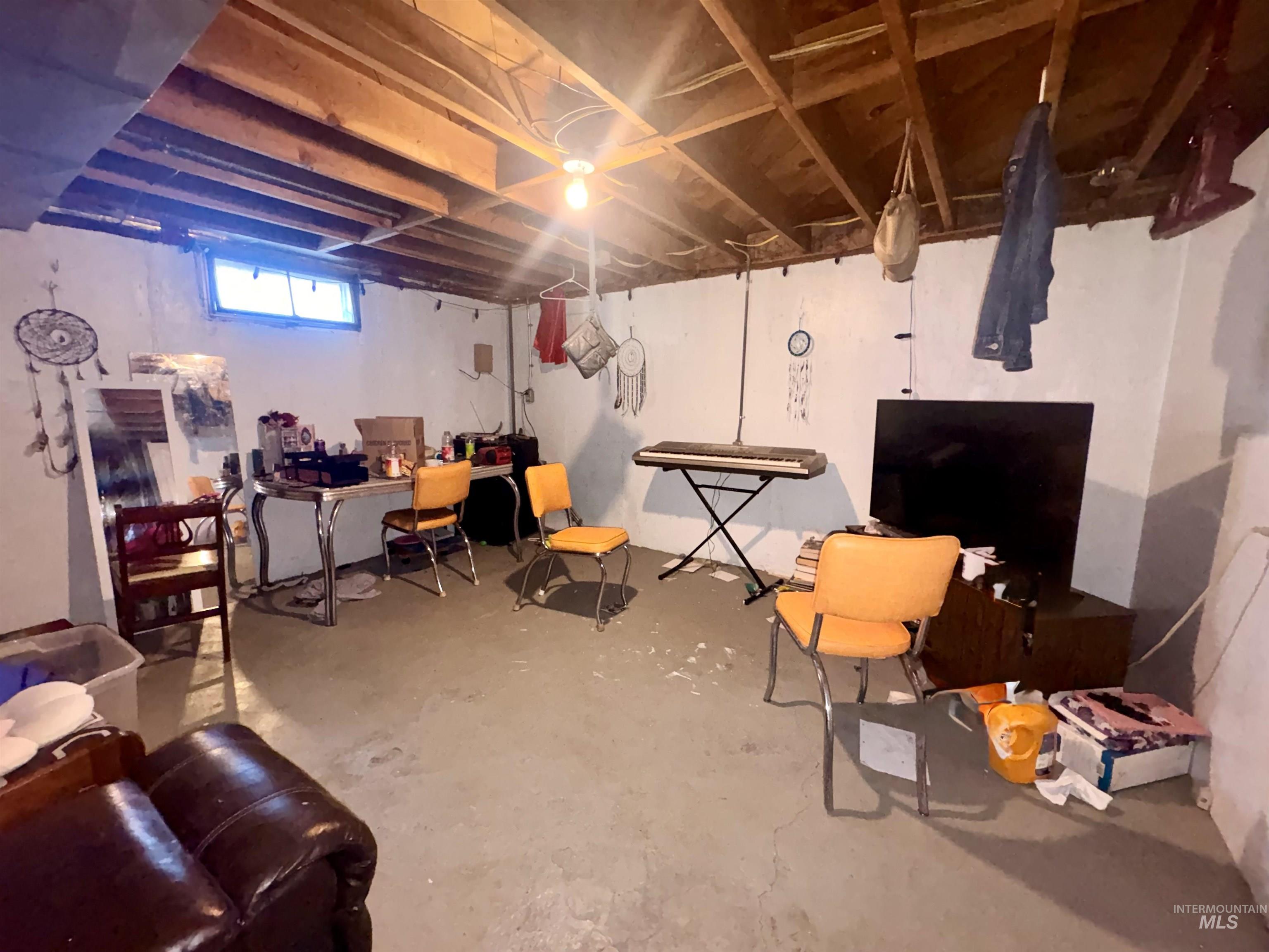 253 Blue Lakes Boulevard, Twin Falls, Idaho 83301, 3 Bedrooms, 1 Bathroom, Residential For Sale, Price $245,000,MLS 99002279