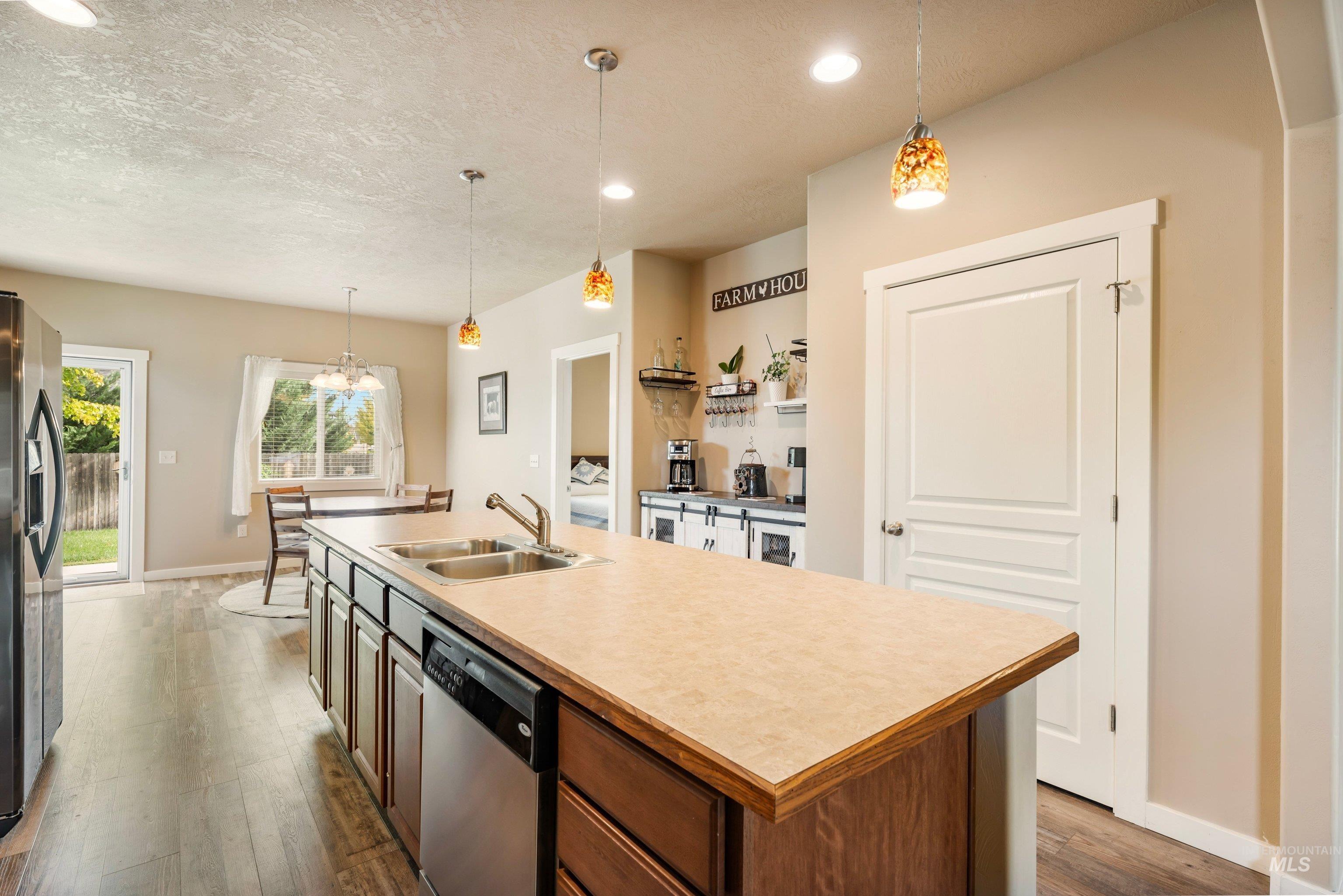 2397 W Fieldstream Dr, Meridian, Idaho 83646, 3 Bedrooms, 2 Bathrooms, Residential For Sale, Price $455,000, 99002280