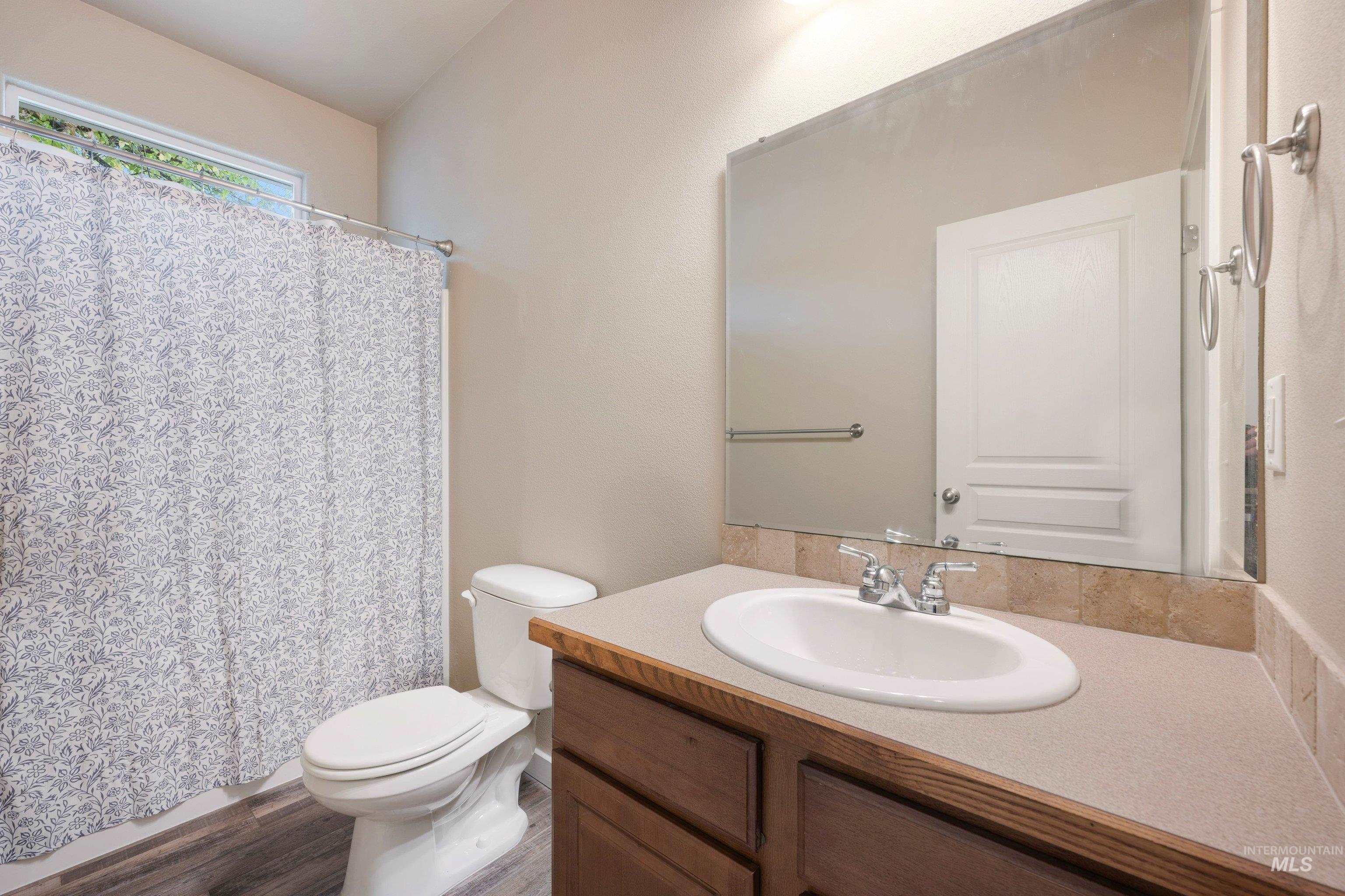 2397 W Fieldstream Dr, Meridian, Idaho 83646, 3 Bedrooms, 2 Bathrooms, Residential For Sale, Price $455,000, 99002280