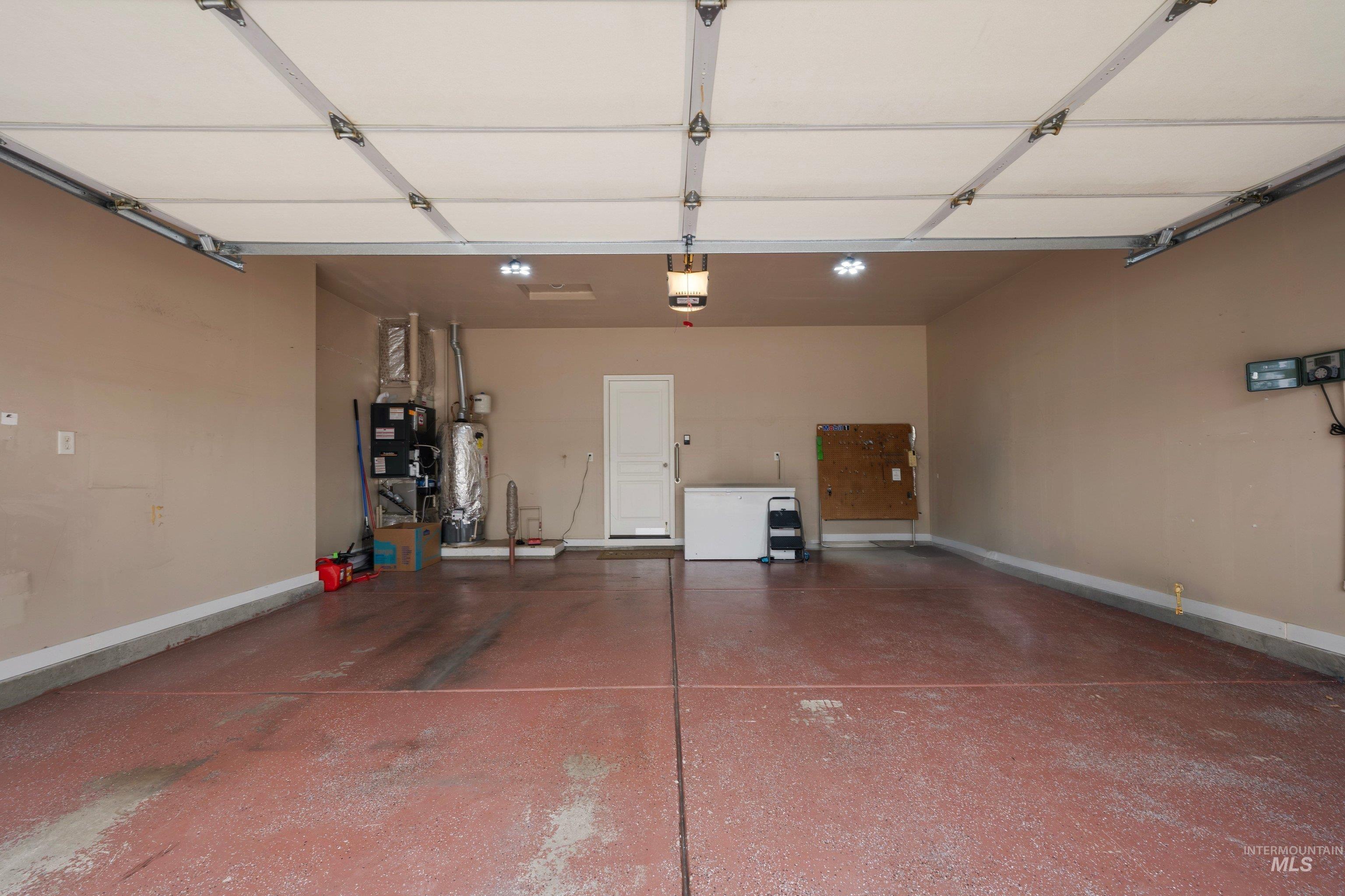 2397 W Fieldstream Dr, Meridian, Idaho 83646, 3 Bedrooms, 2 Bathrooms, Residential For Sale, Price $455,000, 99002280