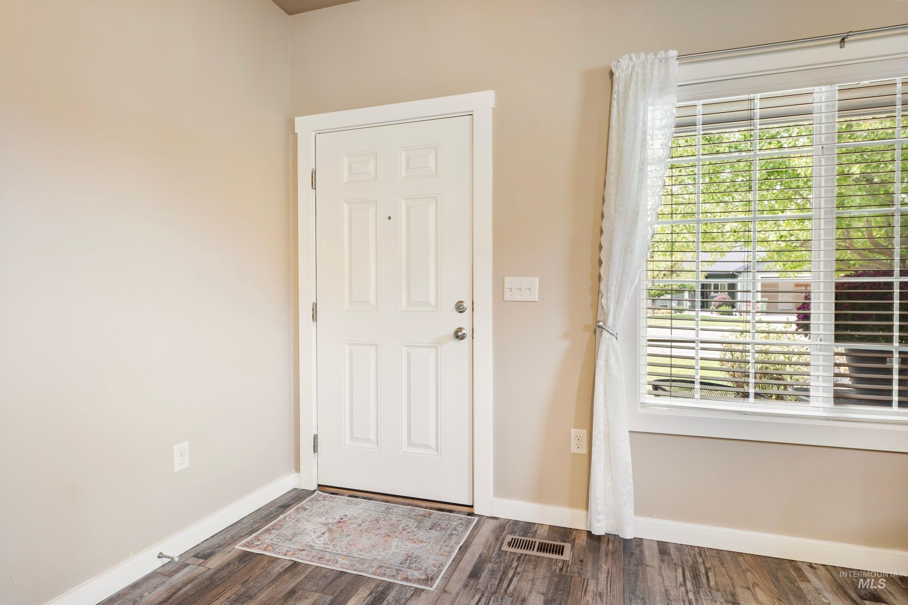 2397 W Fieldstream Dr, Meridian, Idaho 83646, 3 Bedrooms, 2 Bathrooms, Residential For Sale, Price $455,000, 99002280