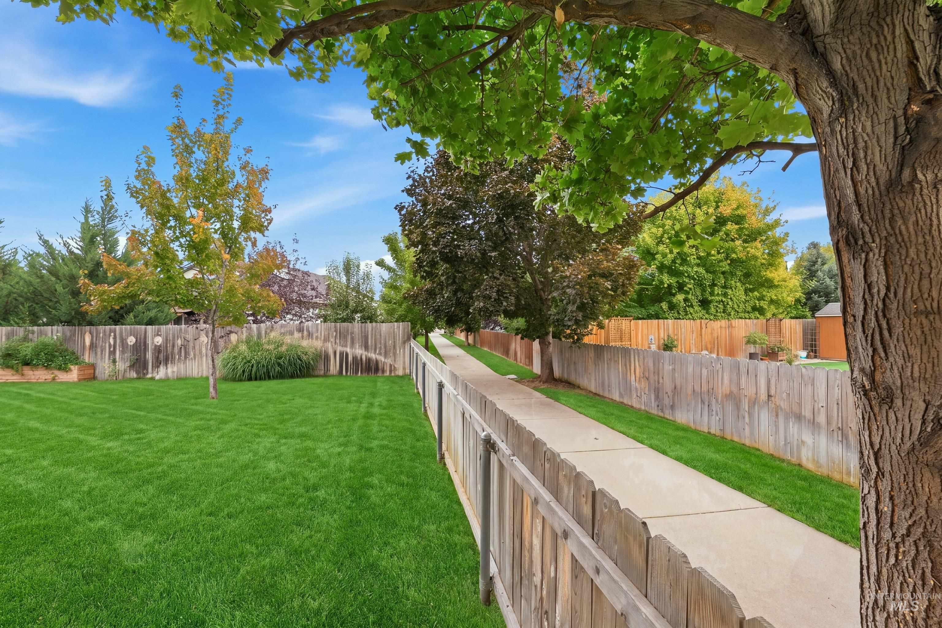 2397 W Fieldstream Dr, Meridian, Idaho 83646, 3 Bedrooms, 2 Bathrooms, Residential For Sale, Price $455,000, 99002280