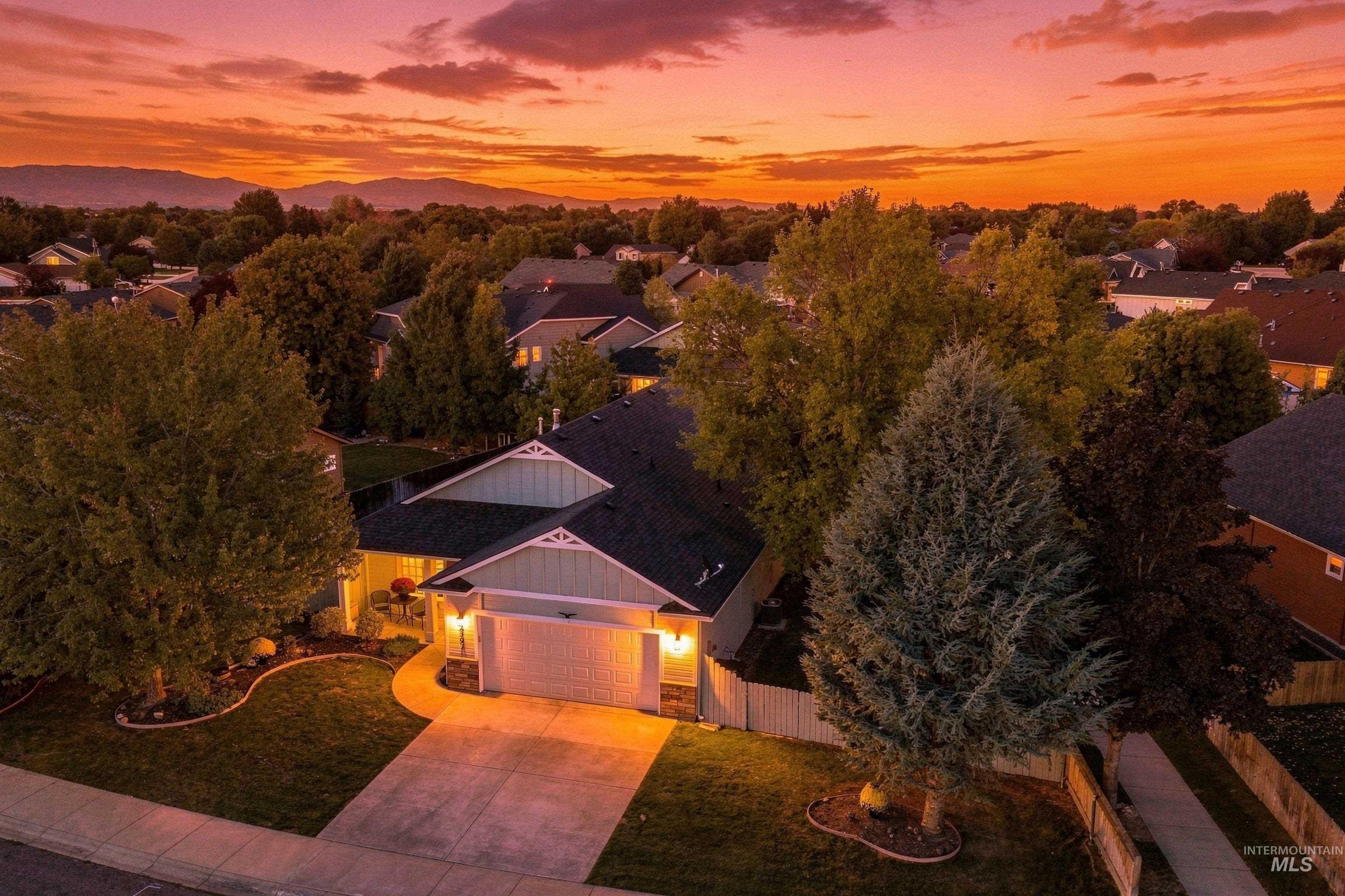 2397 W Fieldstream Dr, Meridian, Idaho 83646, 3 Bedrooms, 2 Bathrooms, Residential For Sale, Price $455,000, 99002280