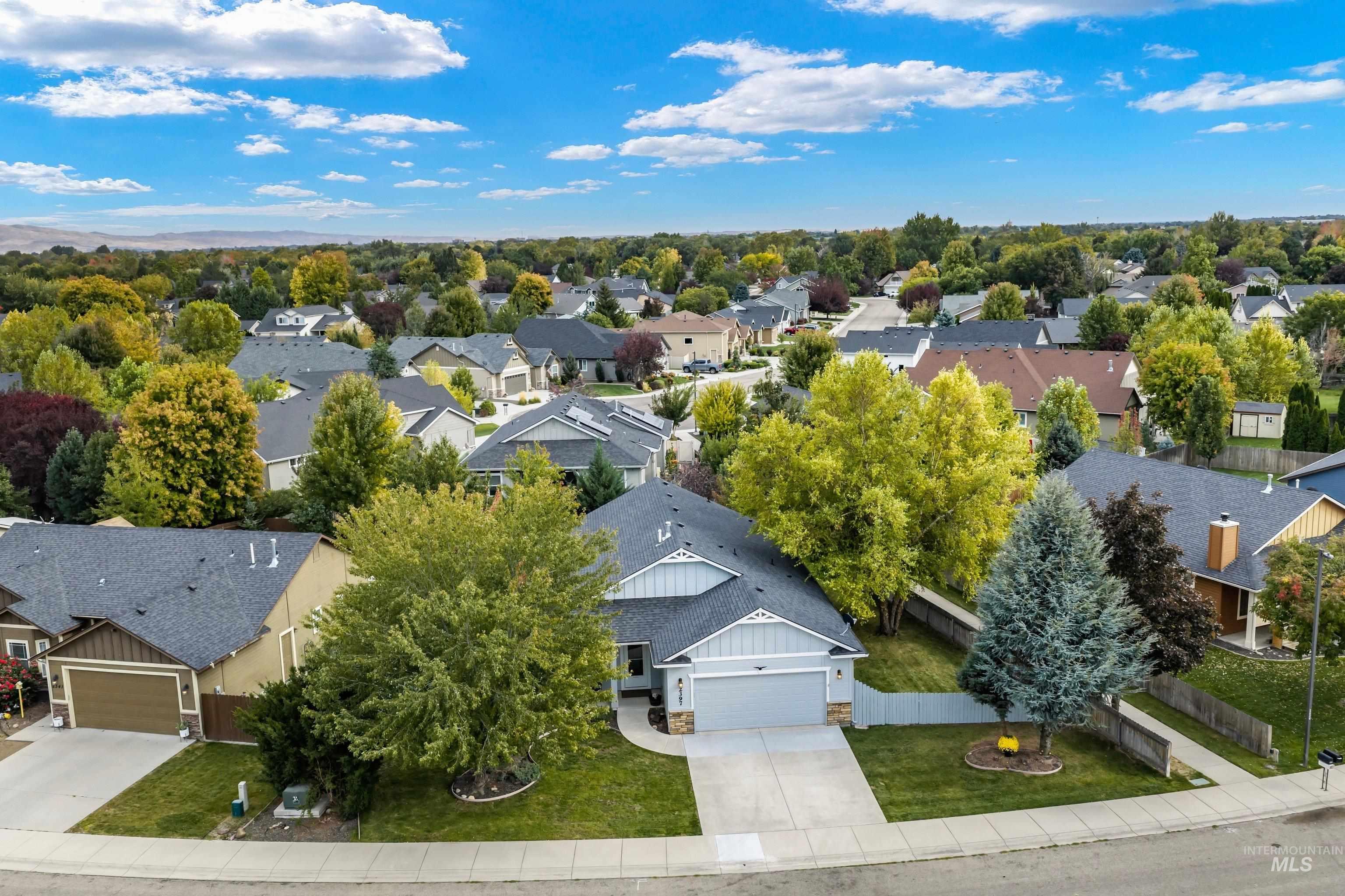 2397 W Fieldstream Dr, Meridian, Idaho 83646, 3 Bedrooms, 2 Bathrooms, Residential For Sale, Price $455,000, 99002280
