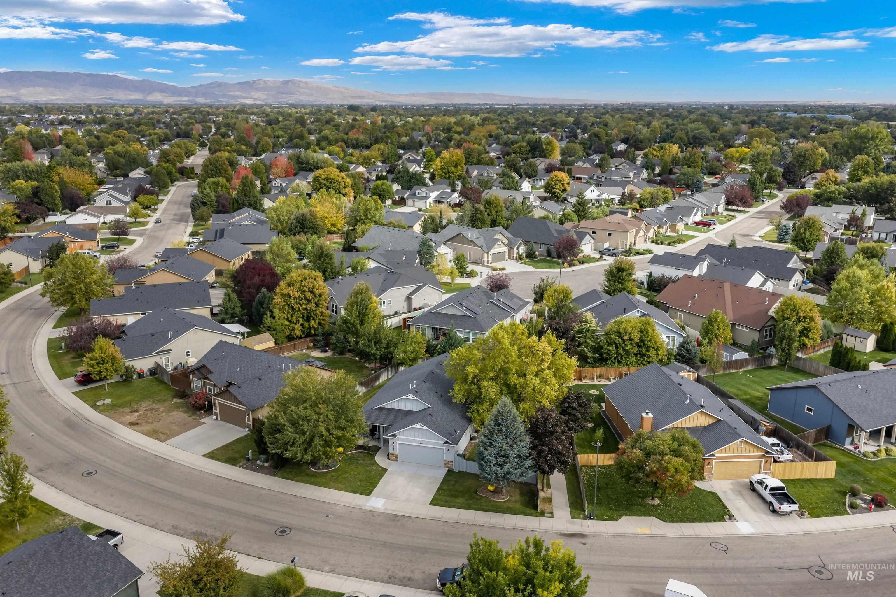 2397 W Fieldstream Dr, Meridian, Idaho 83646, 3 Bedrooms, 2 Bathrooms, Residential For Sale, Price $455,000, 99002280