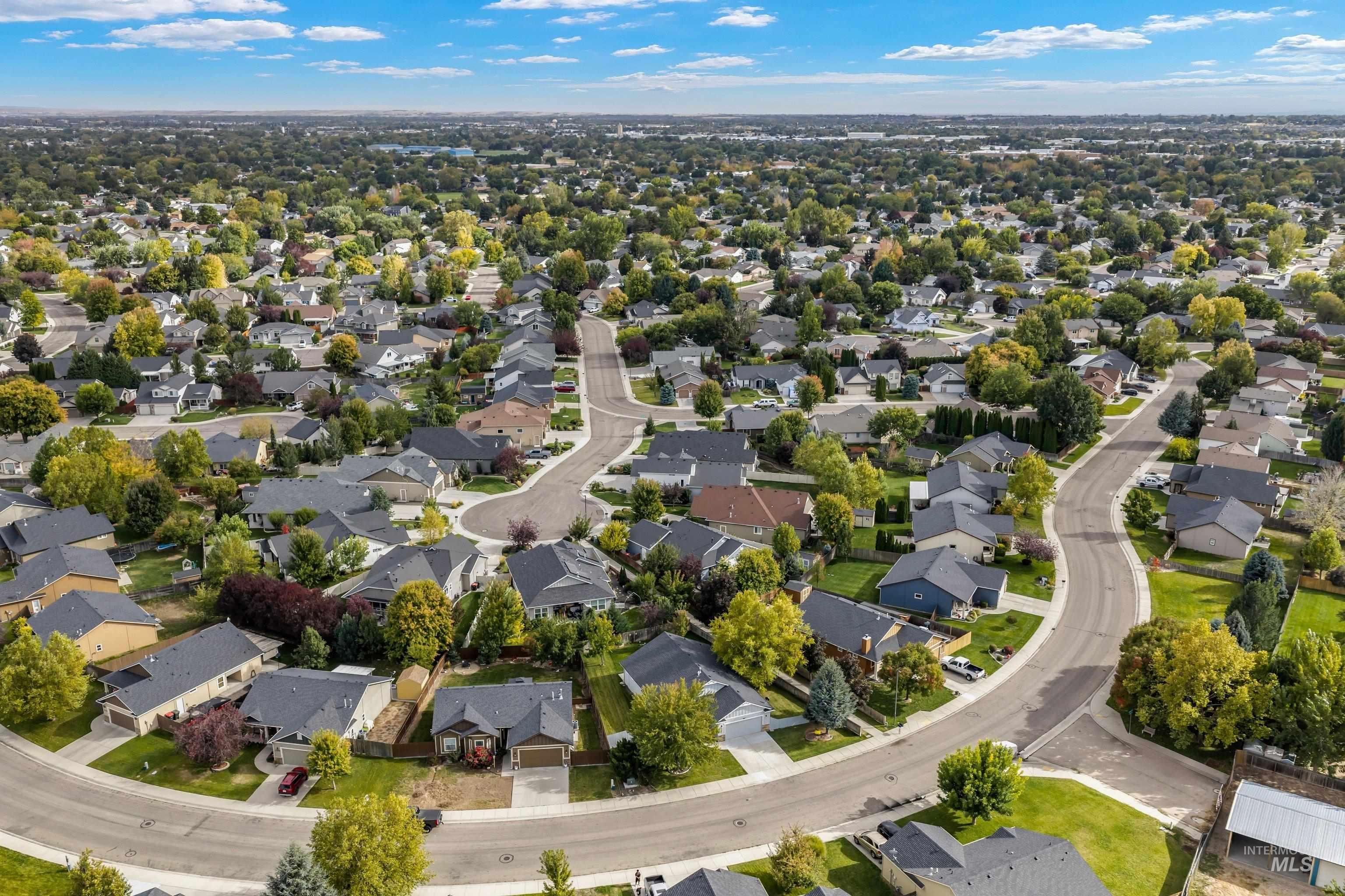 2397 W Fieldstream Dr, Meridian, Idaho 83646, 3 Bedrooms, 2 Bathrooms, Residential For Sale, Price $455,000, 99002280