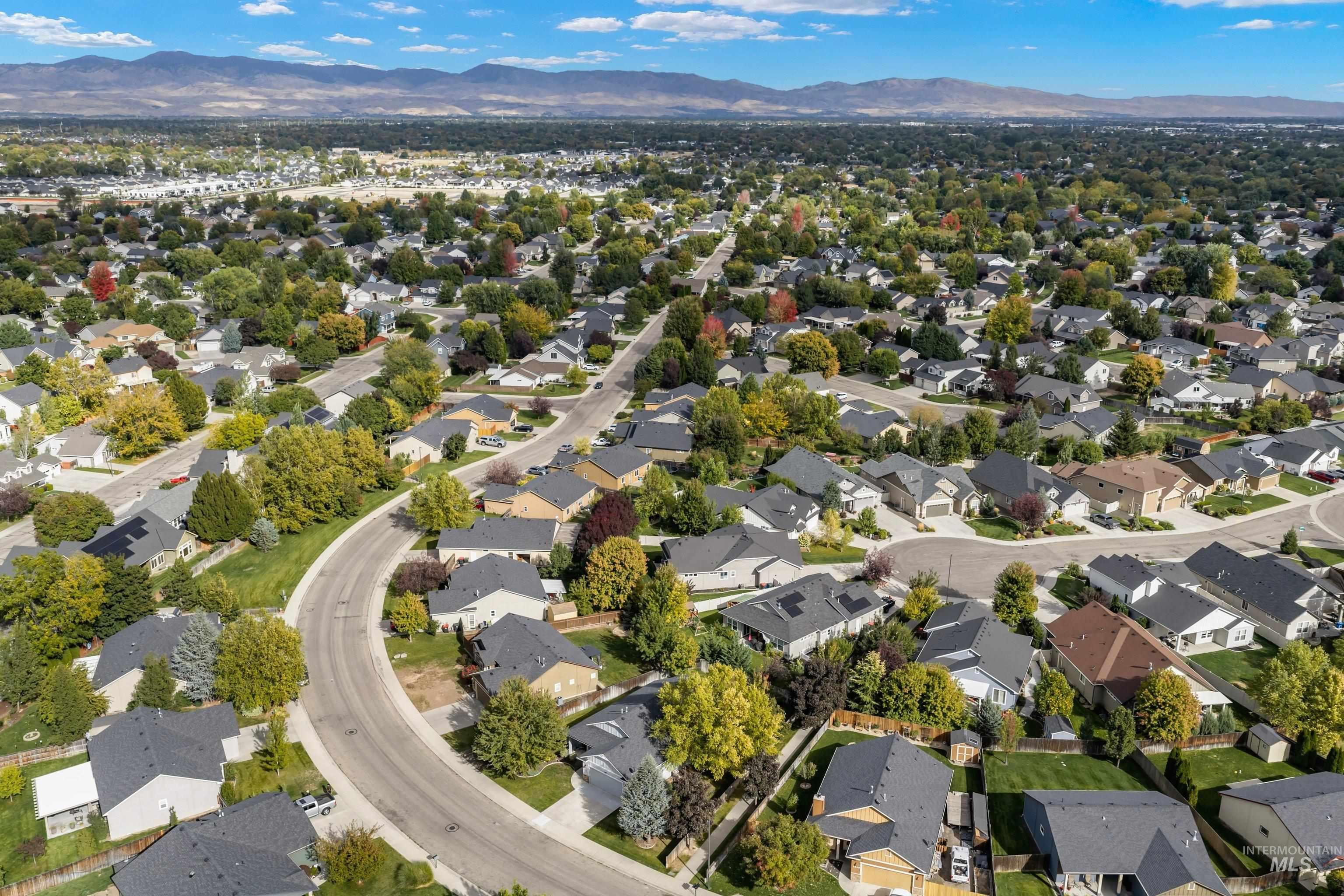 2397 W Fieldstream Dr, Meridian, Idaho 83646, 3 Bedrooms, 2 Bathrooms, Residential For Sale, Price $455,000, 99002280
