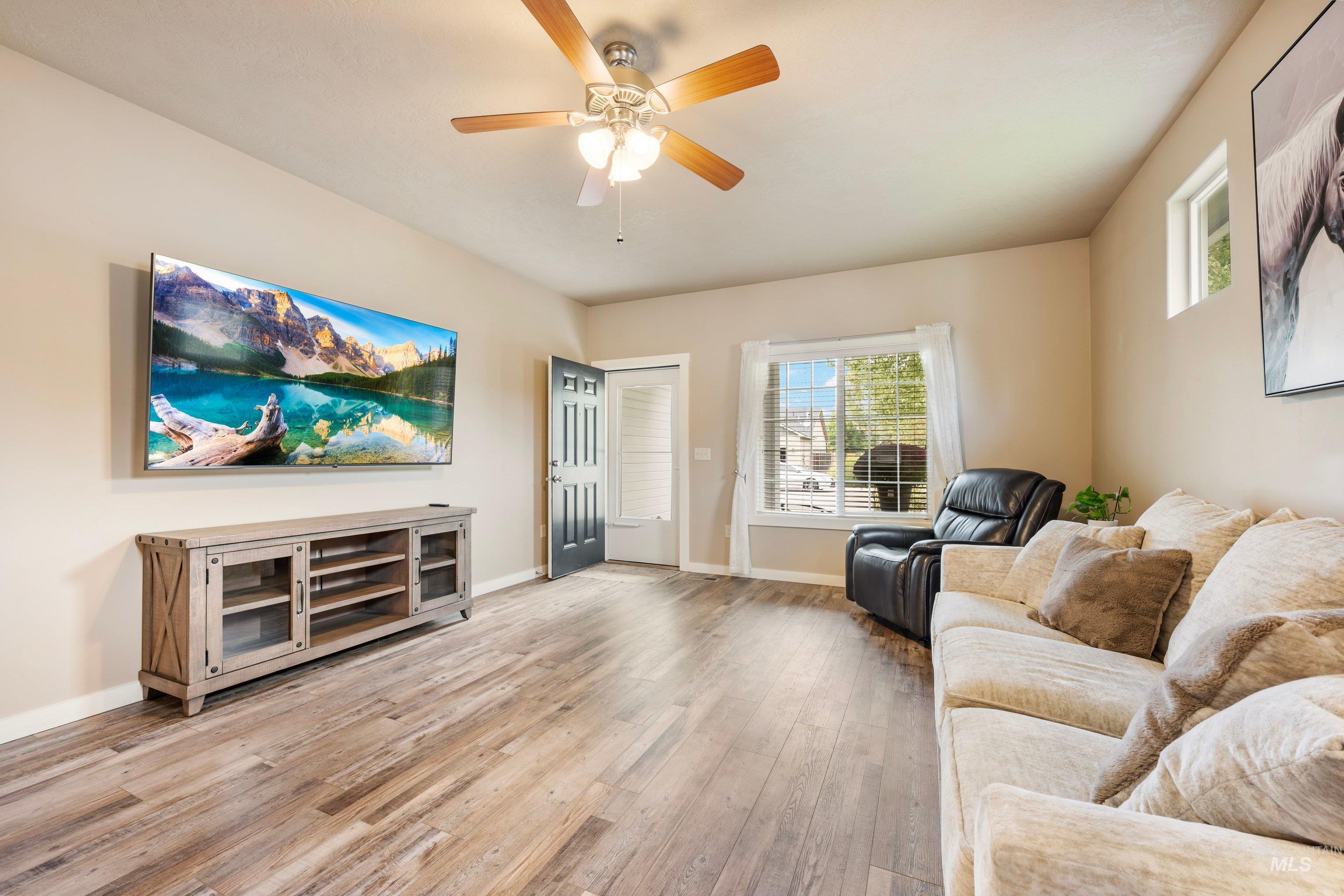 2397 W Fieldstream Dr, Meridian, Idaho 83646, 3 Bedrooms, 2 Bathrooms, Residential For Sale, Price $455,000, 99002280