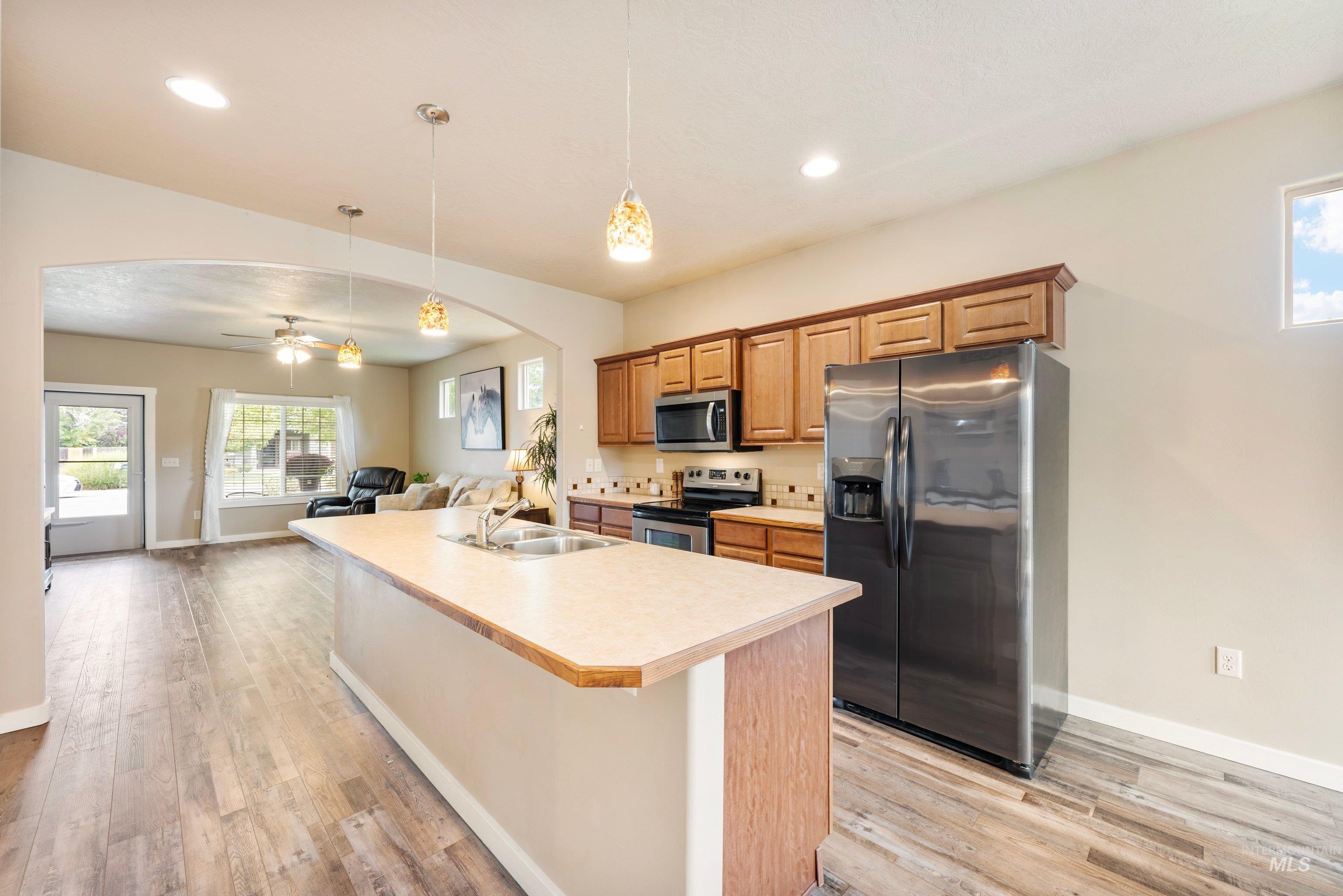 2397 W Fieldstream Dr, Meridian, Idaho 83646, 3 Bedrooms, 2 Bathrooms, Residential For Sale, Price $455,000, 99002280