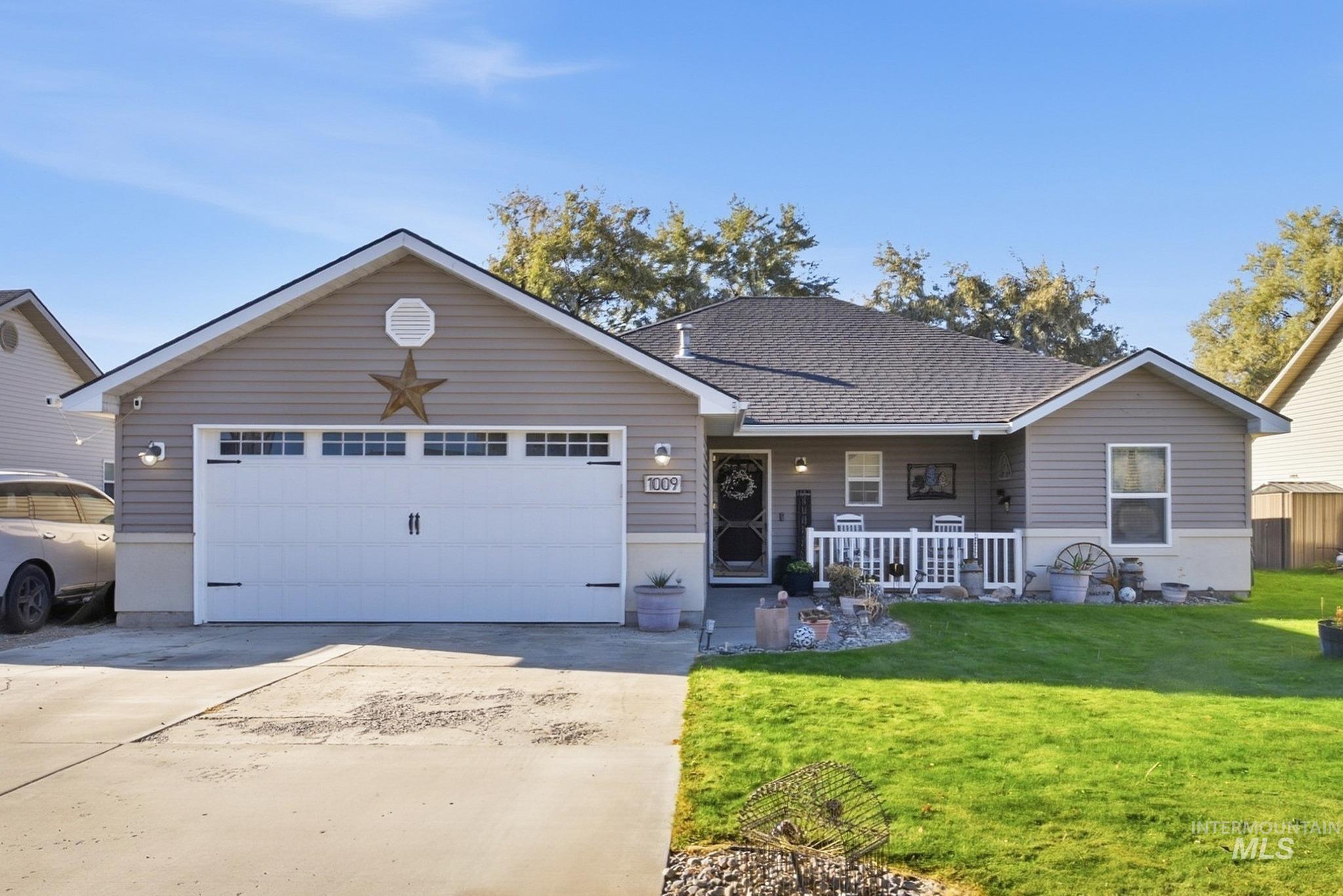 1009 Lauren Lane, Filer, Idaho 83328, 3 Bedrooms, 2 Bathrooms, Residential For Sale, Price $325,000,MLS 99002282
