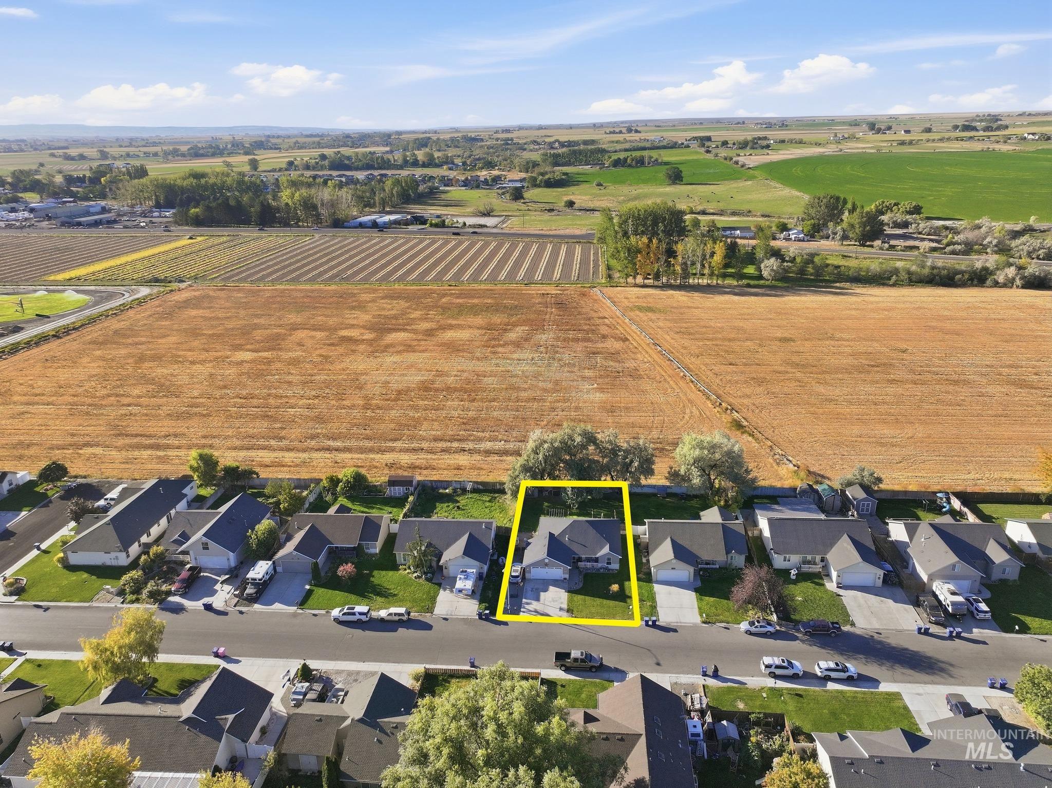 1009 Lauren Lane, Filer, Idaho 83328, 3 Bedrooms, 2 Bathrooms, Residential For Sale, Price $325,000,MLS 99002282