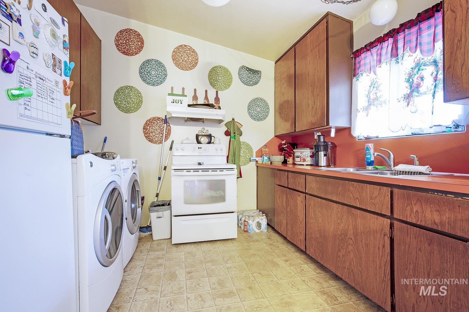 2211-2215 Crest Ave., Twin Falls, Idaho 83301, 2 Bedrooms, 1 Bathroom, Residential Income For Sale, Price $449,000,MLS 99002283