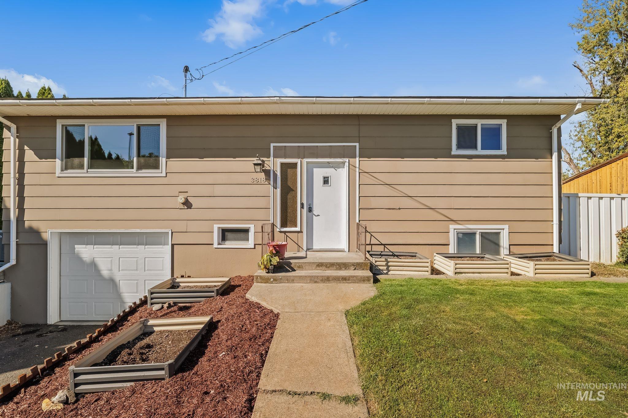 3818 17th Street, Lewiston, Idaho 83501, 4 Bedrooms, 2 Bathrooms, Residential For Sale, Price $439,000, 99002286