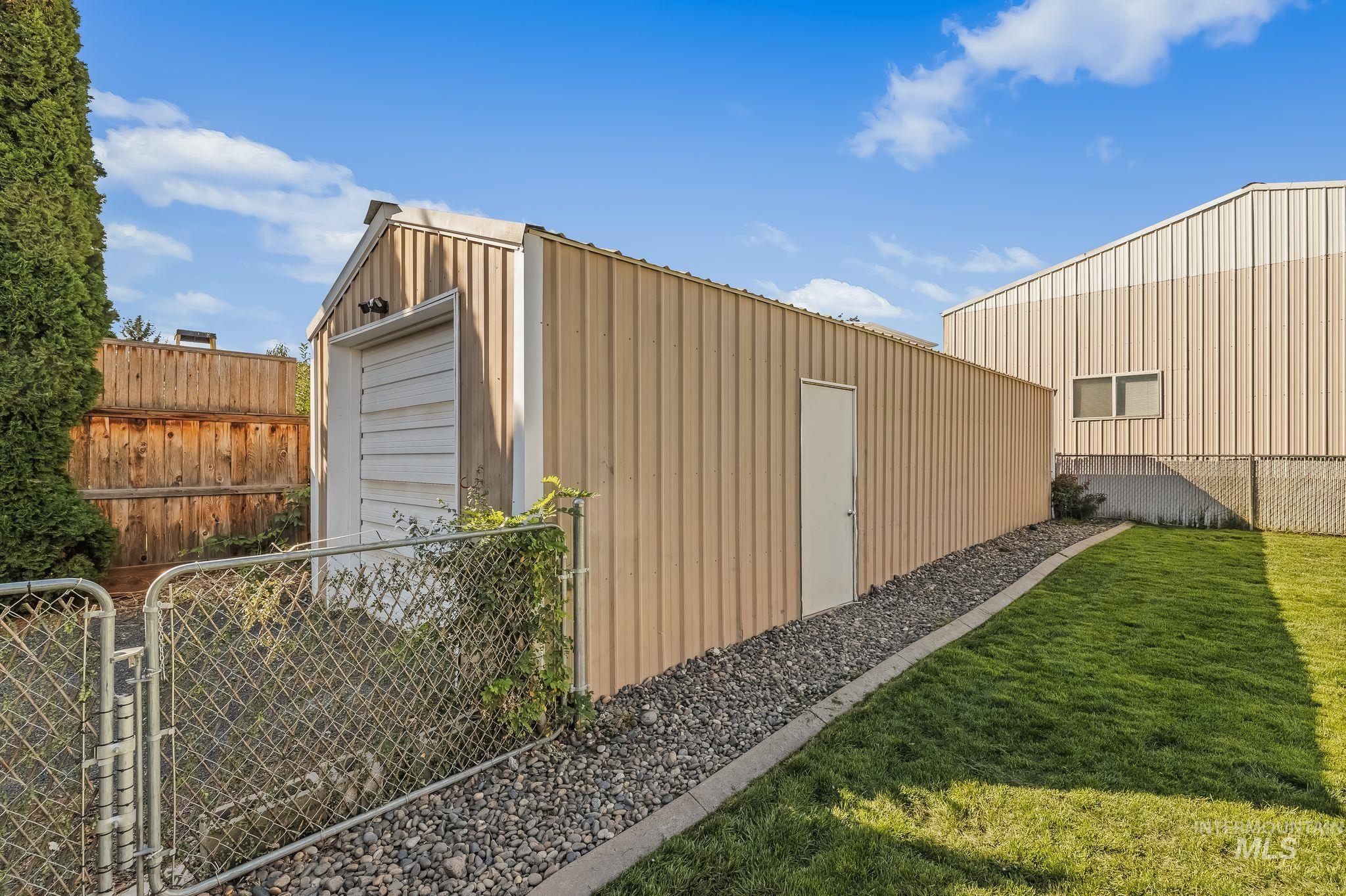 3818 17th Street, Lewiston, Idaho 83501, 4 Bedrooms, 2 Bathrooms, Residential For Sale, Price $439,000, 99002286