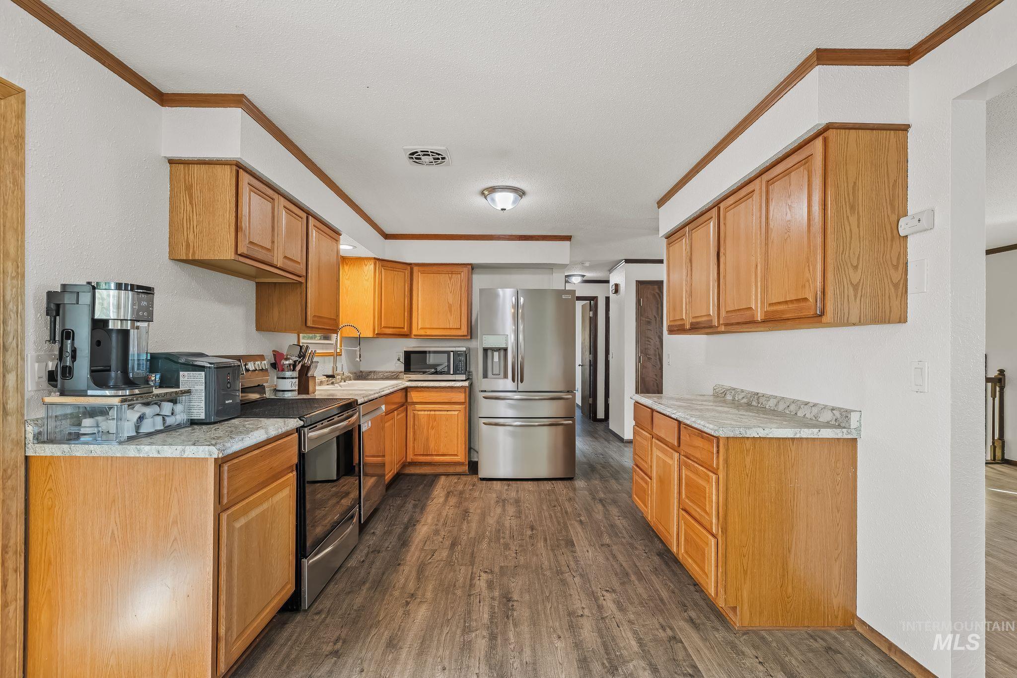 3818 17th Street, Lewiston, Idaho 83501, 4 Bedrooms, 2 Bathrooms, Residential For Sale, Price $439,000, 99002286