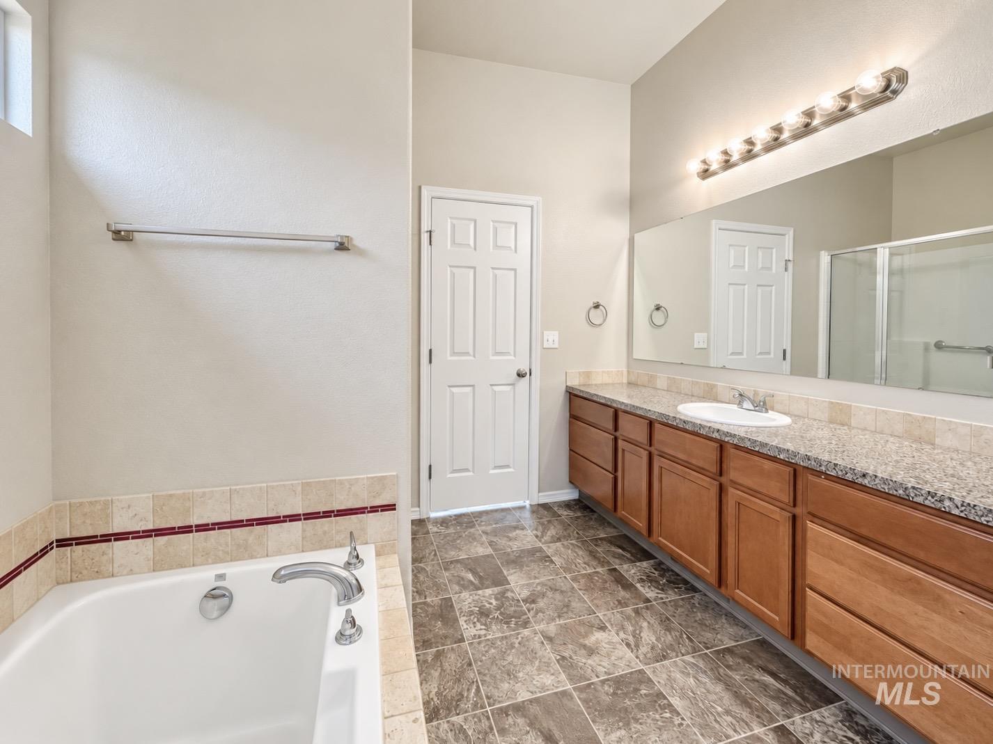 1014 Empire Dr, Caldwell, Idaho 83607, 3 Bedrooms, 2 Bathrooms, Residential For Sale, Price $359,900, 99002291