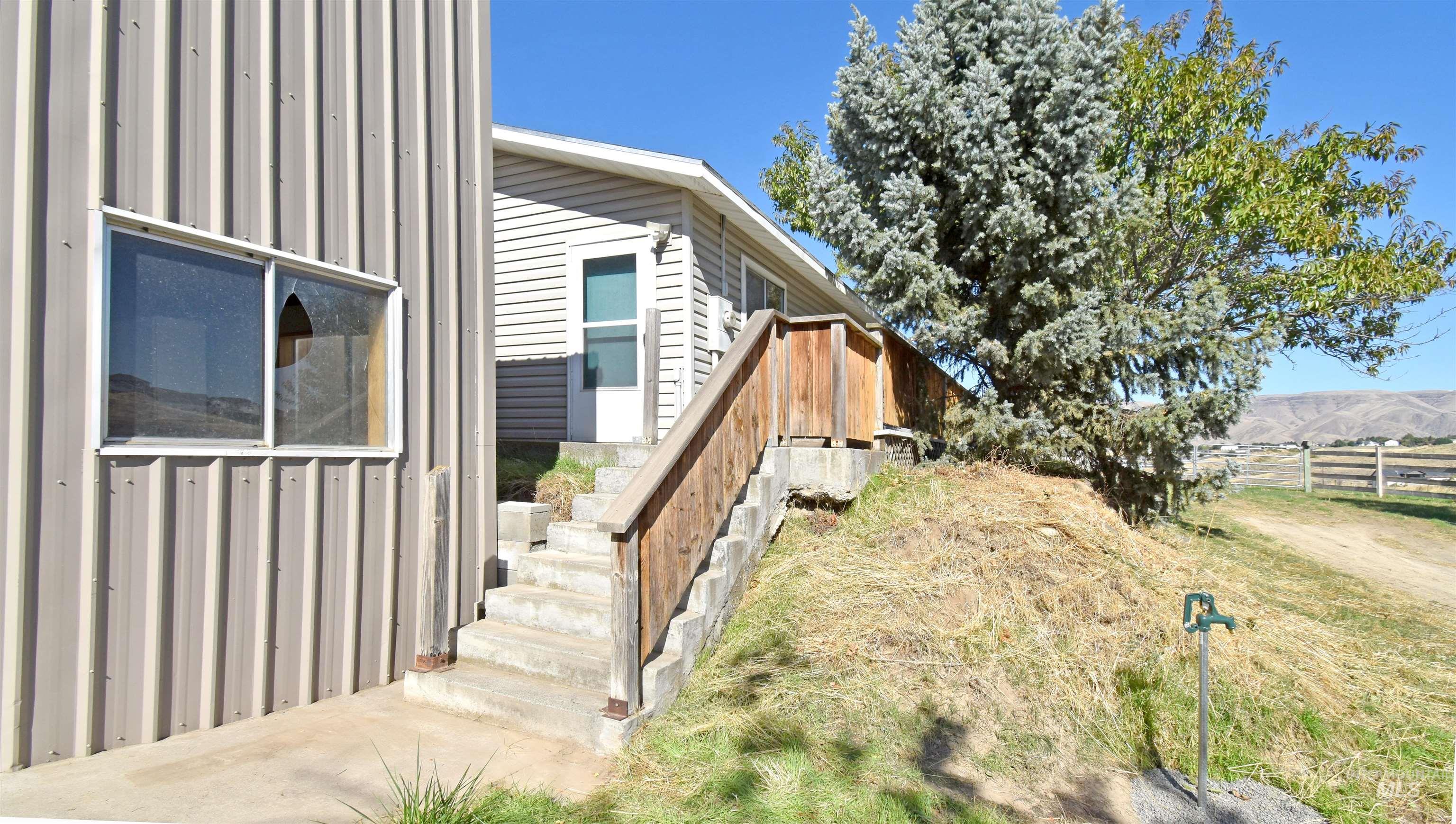 2795 Ben Johnson Road, Clarkston, Washington 99403, 2 Bedrooms, 1 Bathroom, Residential For Sale, Price $350,000, 99002294