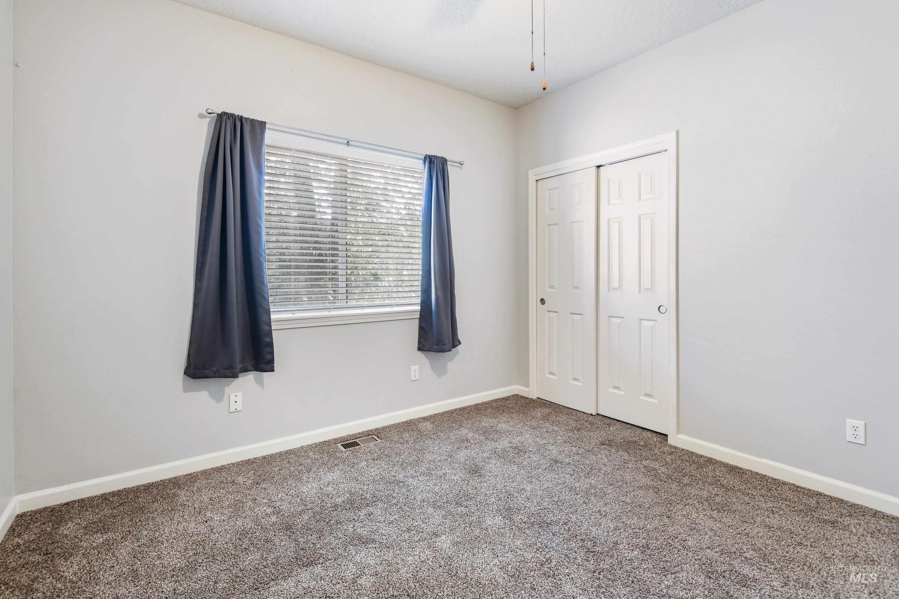 112 W Davenport Dr, Meridian, Idaho 83642, 3 Bedrooms, 2 Bathrooms, Residential For Sale, Price $437,500,MLS 99002295