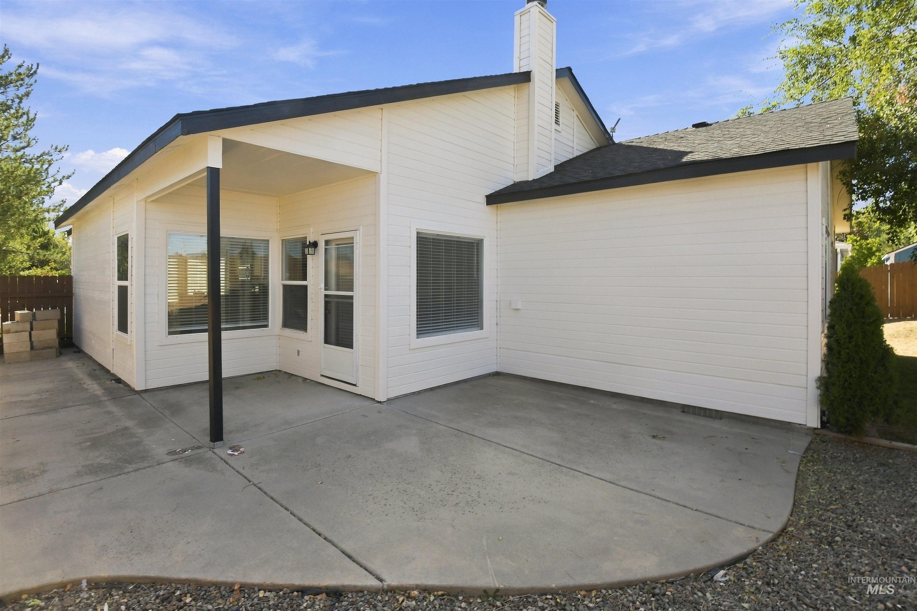 112 W Davenport Dr, Meridian, Idaho 83642, 3 Bedrooms, 2 Bathrooms, Residential For Sale, Price $437,500,MLS 99002295