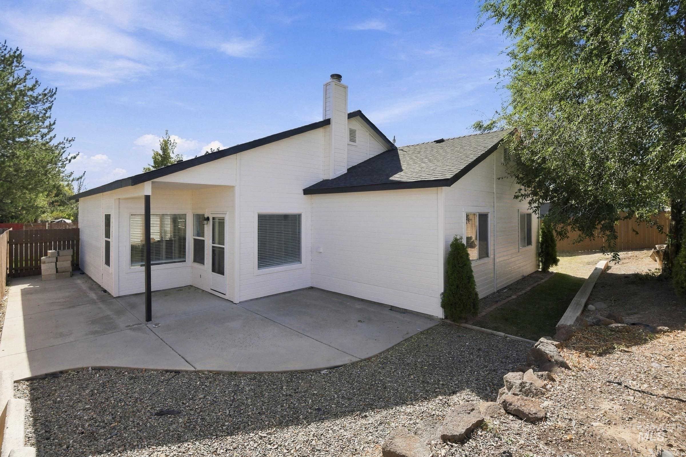 112 W Davenport Dr, Meridian, Idaho 83642, 3 Bedrooms, 2 Bathrooms, Residential For Sale, Price $437,500,MLS 99002295