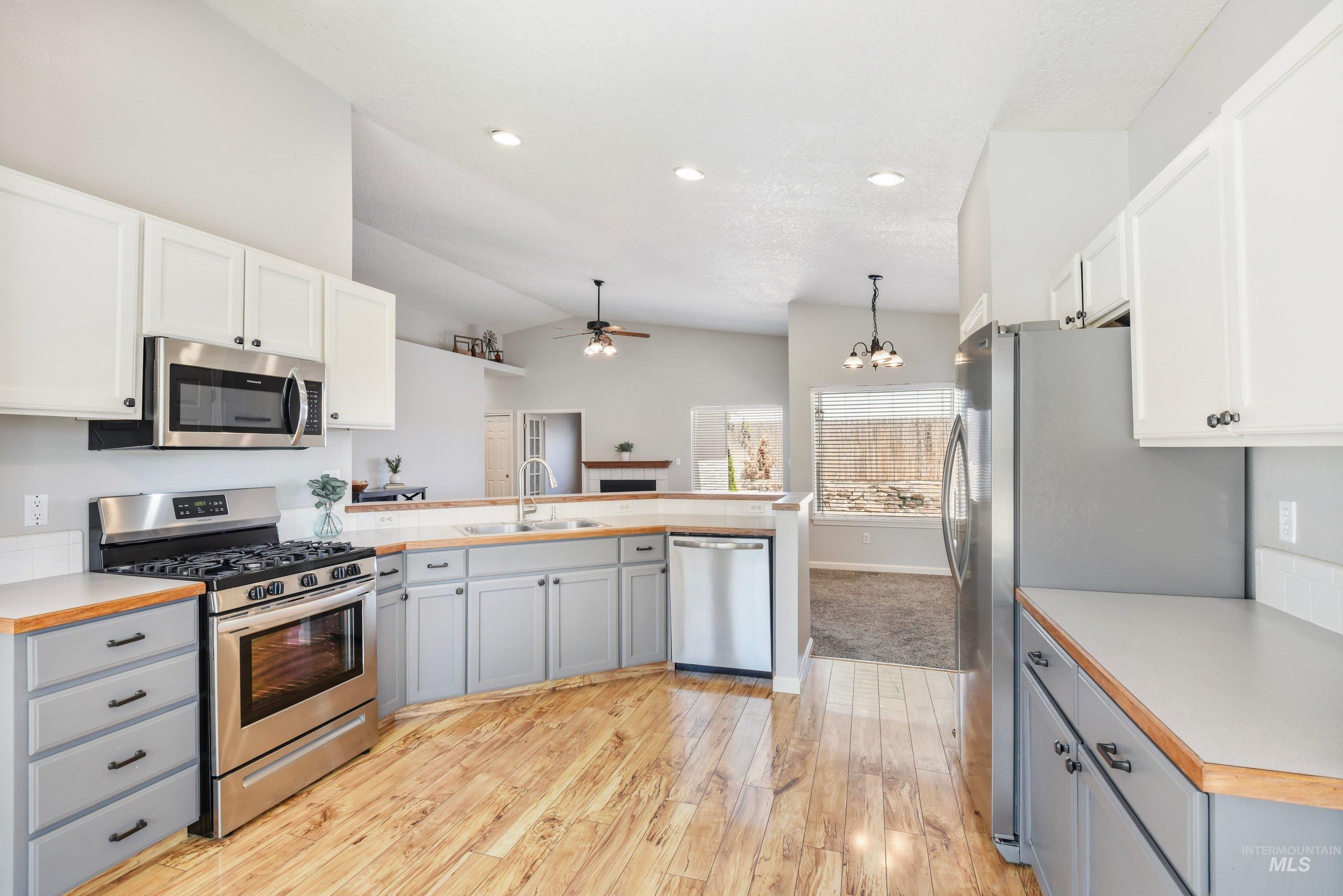 112 W Davenport Dr, Meridian, Idaho 83642, 3 Bedrooms, 2 Bathrooms, Residential For Sale, Price $437,500,MLS 99002295