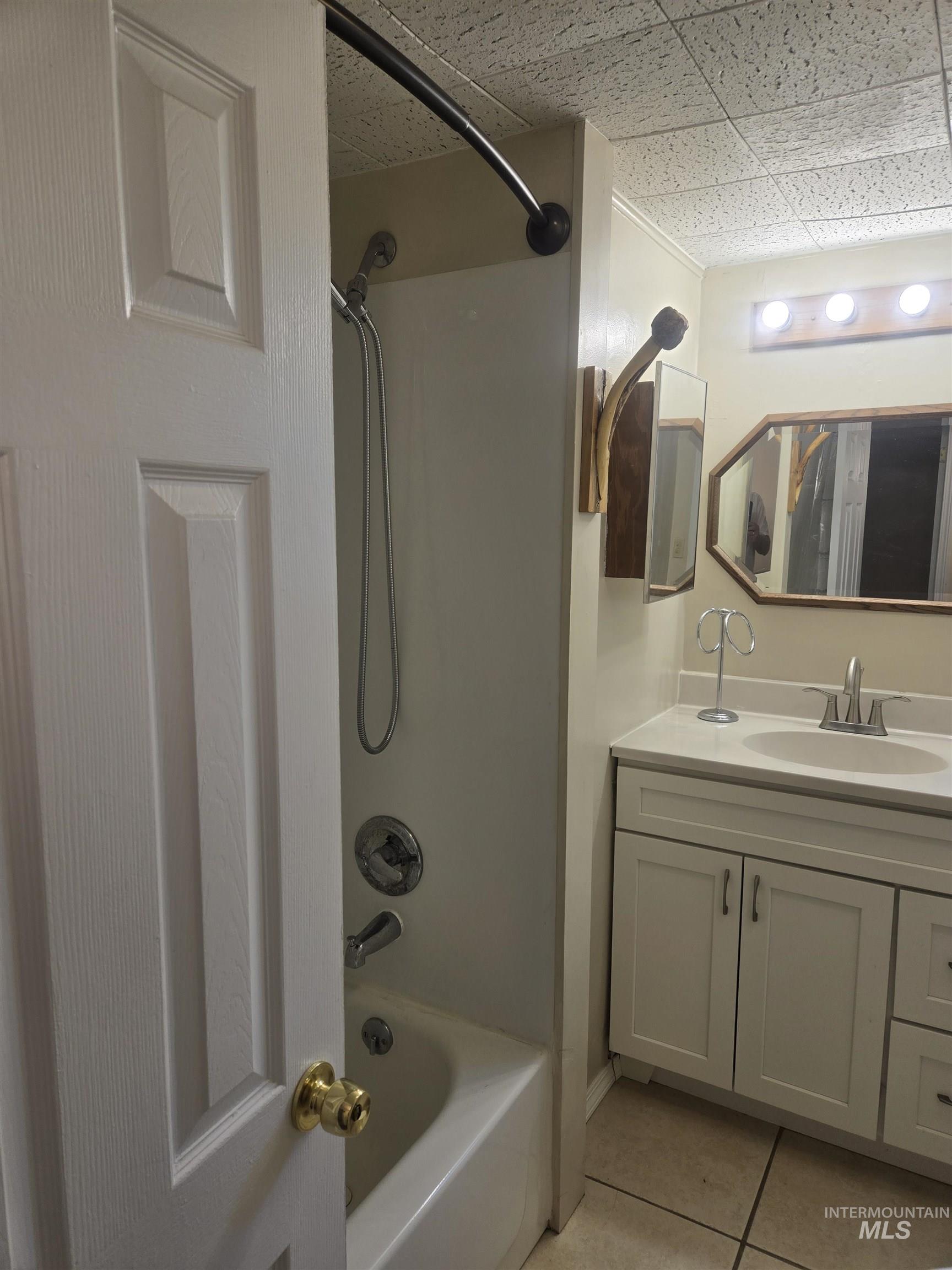 4099 Lakeview Road, Orofino, Idaho 83544, 2 Bedrooms, 2 Bathrooms, Residential For Sale, Price $325,000,MLS 99002304