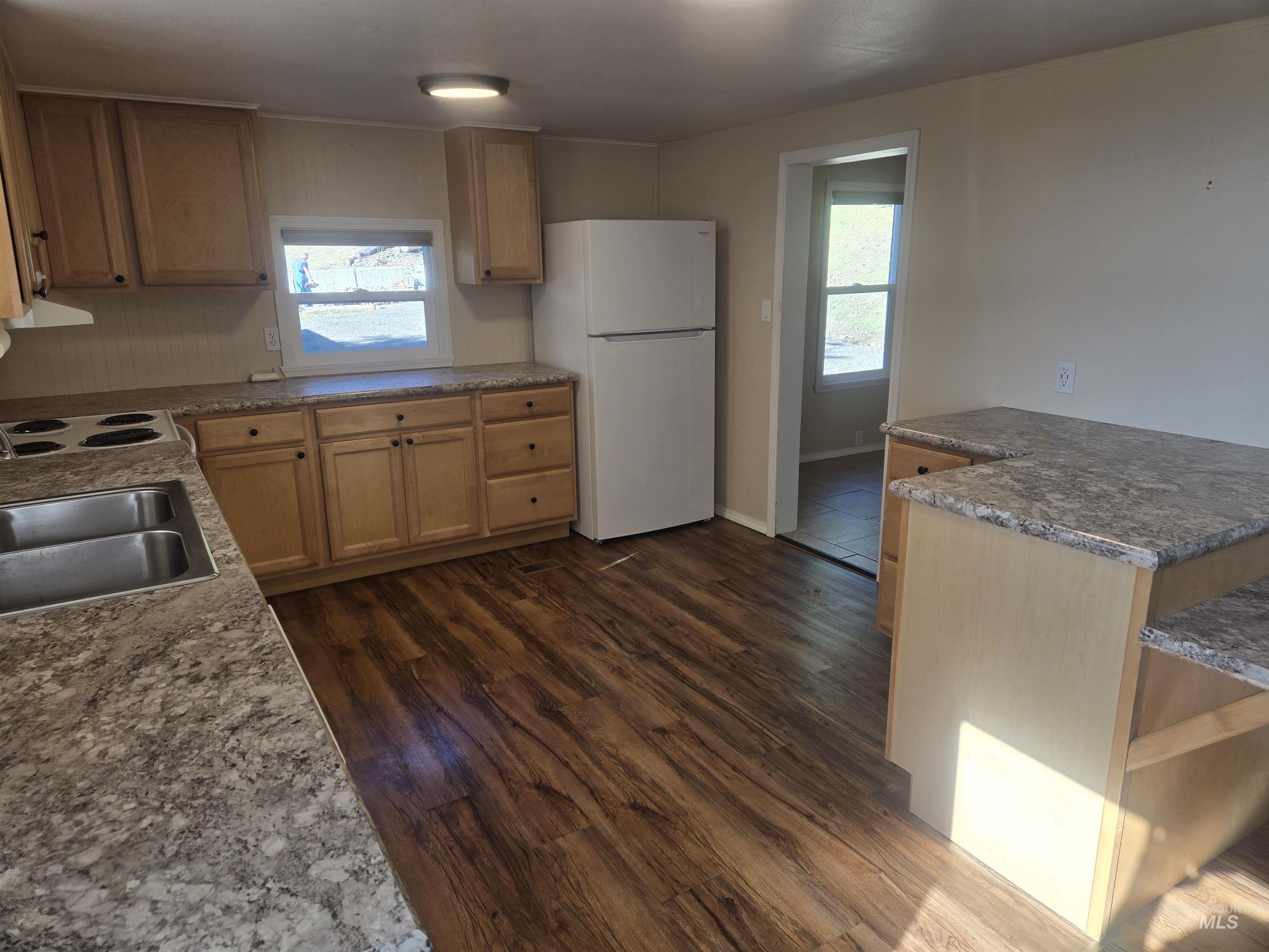 4099 Lakeview Road, Orofino, Idaho 83544, 2 Bedrooms, 2 Bathrooms, Residential For Sale, Price $325,000,MLS 99002304