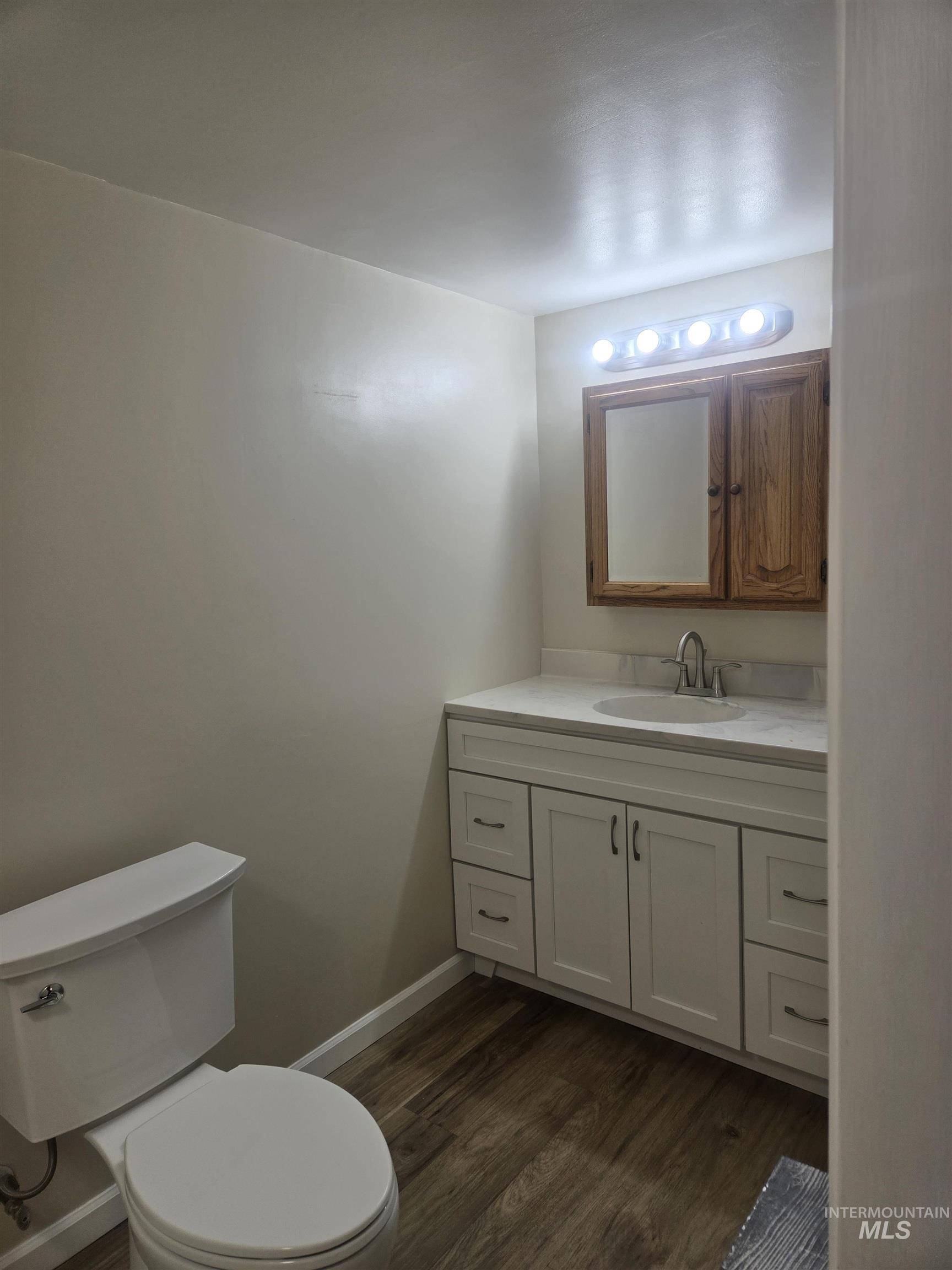 4099 Lakeview Road, Orofino, Idaho 83544, 2 Bedrooms, 2 Bathrooms, Residential For Sale, Price $325,000,MLS 99002304