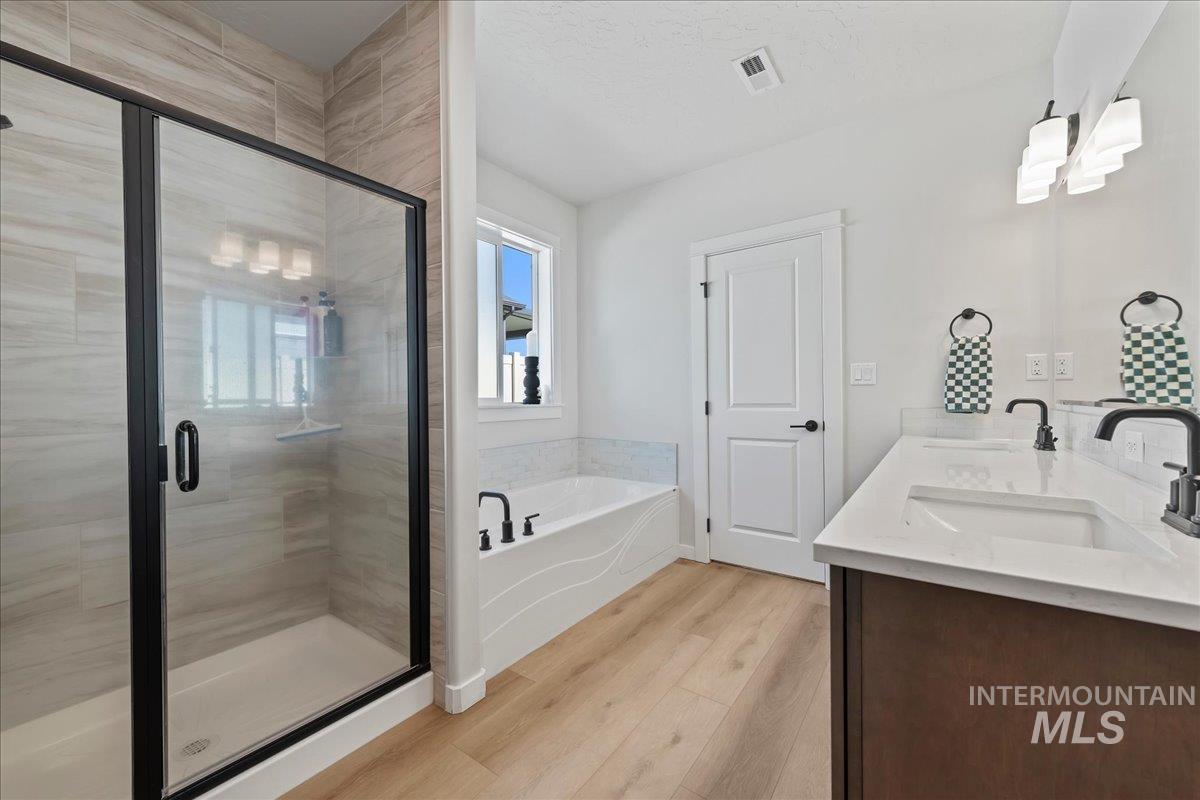 1914 N Perth Ave, Middleton, Idaho 83644, 4 Bedrooms, 2 Bathrooms, Residential For Sale, Price $574,900,MLS 99002305