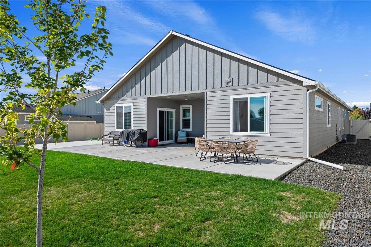 1914 N Perth Ave, Middleton, Idaho 83644, 4 Bedrooms, 2 Bathrooms, Residential For Sale, Price $574,900,MLS 99002305