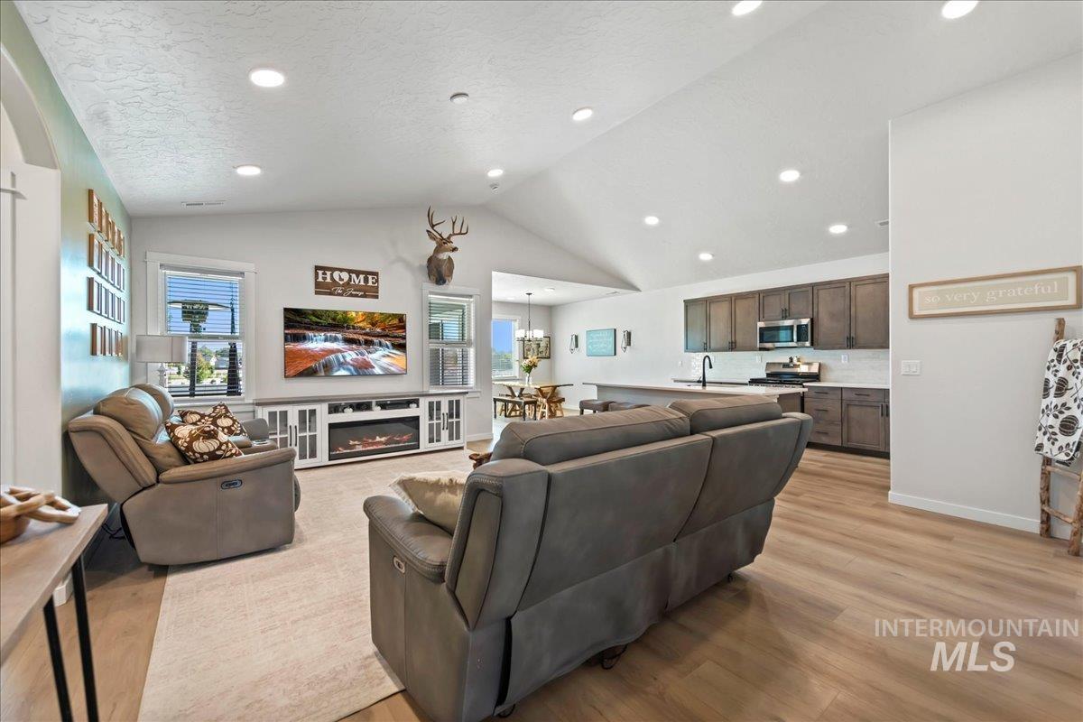1914 N Perth Ave, Middleton, Idaho 83644, 4 Bedrooms, 2 Bathrooms, Residential For Sale, Price $574,900,MLS 99002305