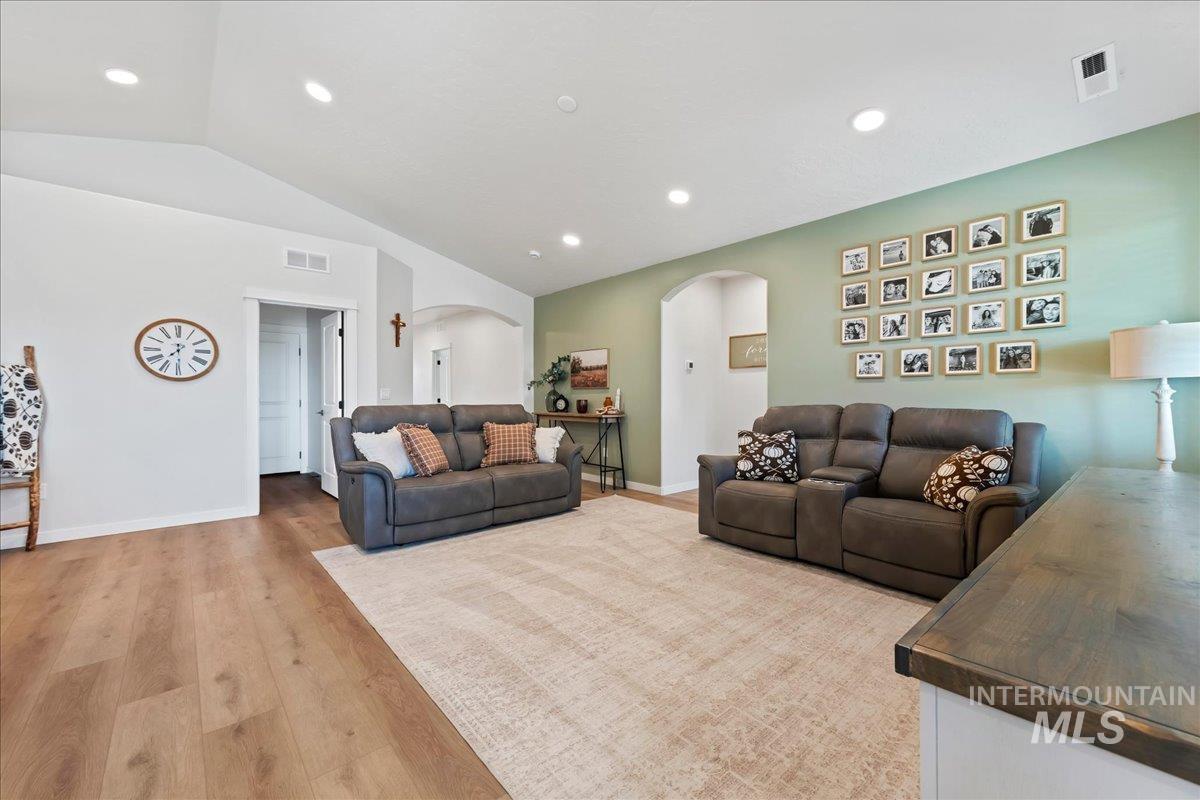 1914 N Perth Ave, Middleton, Idaho 83644, 4 Bedrooms, 2 Bathrooms, Residential For Sale, Price $574,900,MLS 99002305