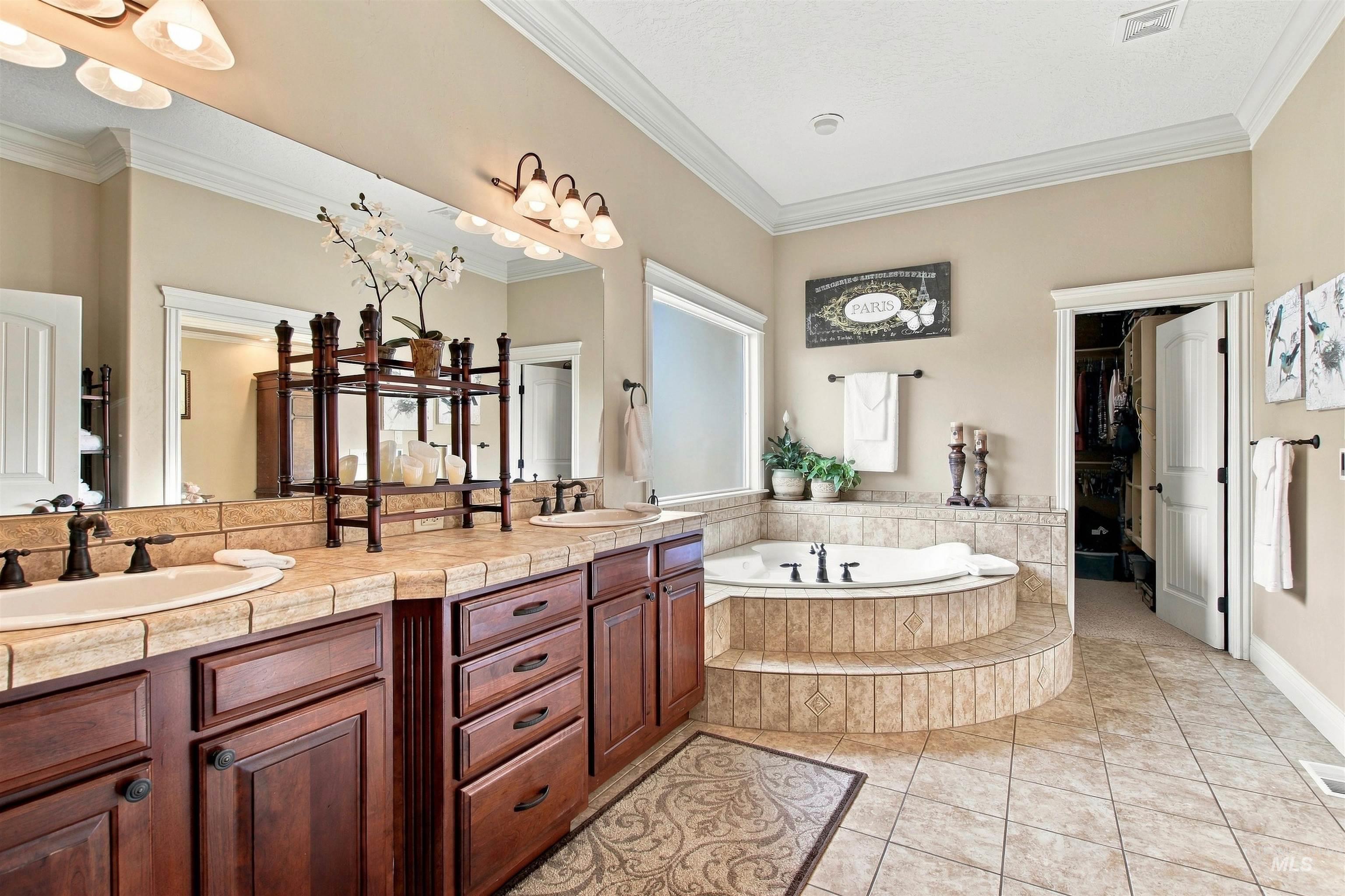 3150 S Glacier Bay Way, Meridian, Idaho 83642, 4 Bedrooms, 3 Bathrooms, Residential For Sale, Price $789,900,MLS 99002306
