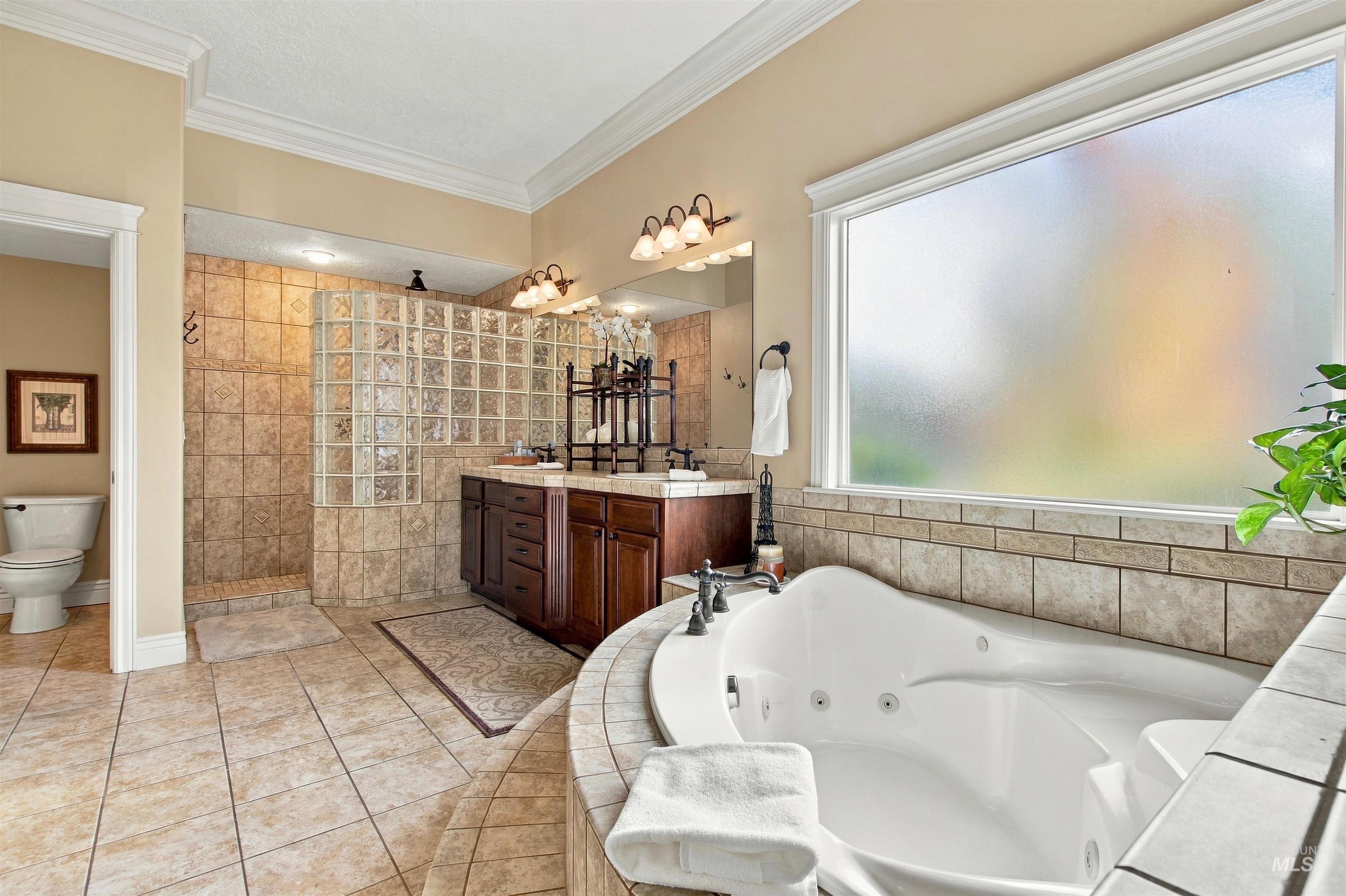 3150 S Glacier Bay Way, Meridian, Idaho 83642, 4 Bedrooms, 3 Bathrooms, Residential For Sale, Price $789,900,MLS 99002306